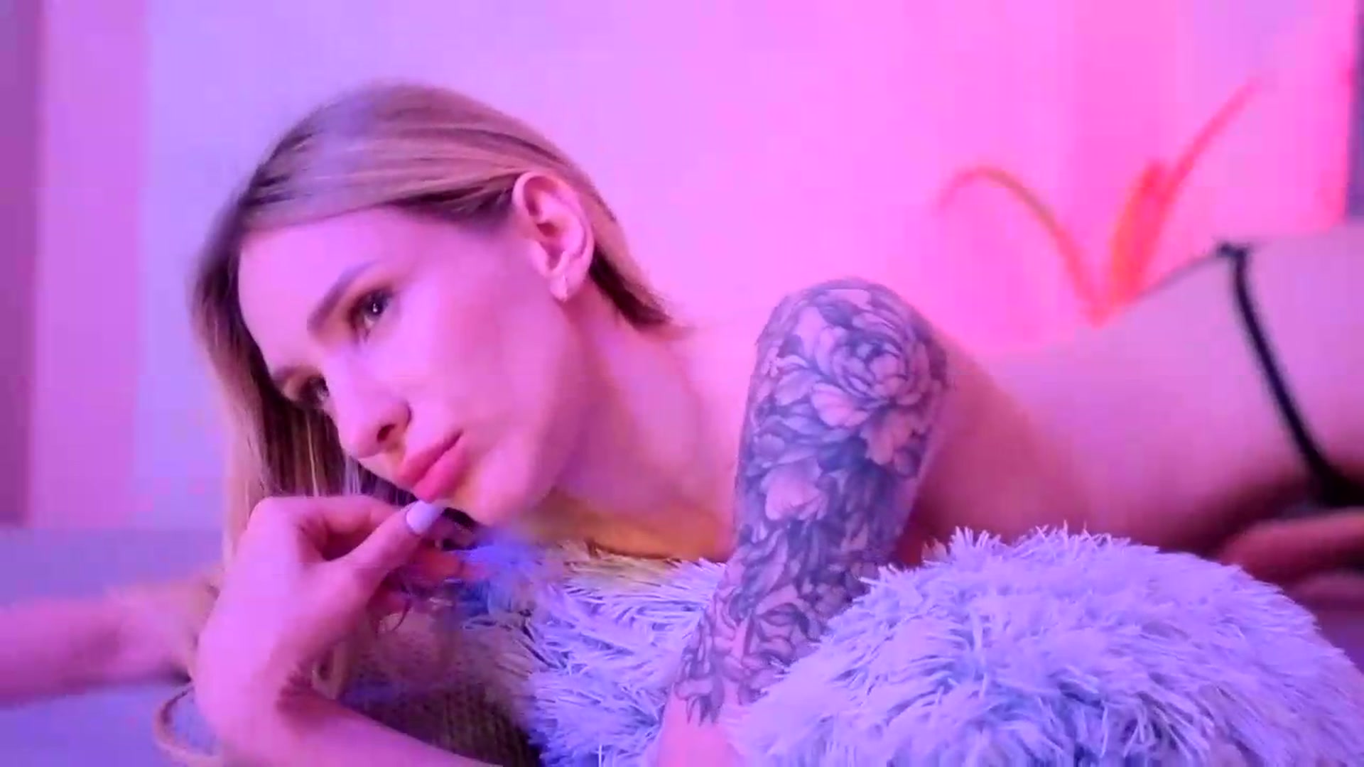 Gallery image thumbnail from Hot_ALISA's myfreecams stream on, 05/24/2026, 12:50 image 16 of 20