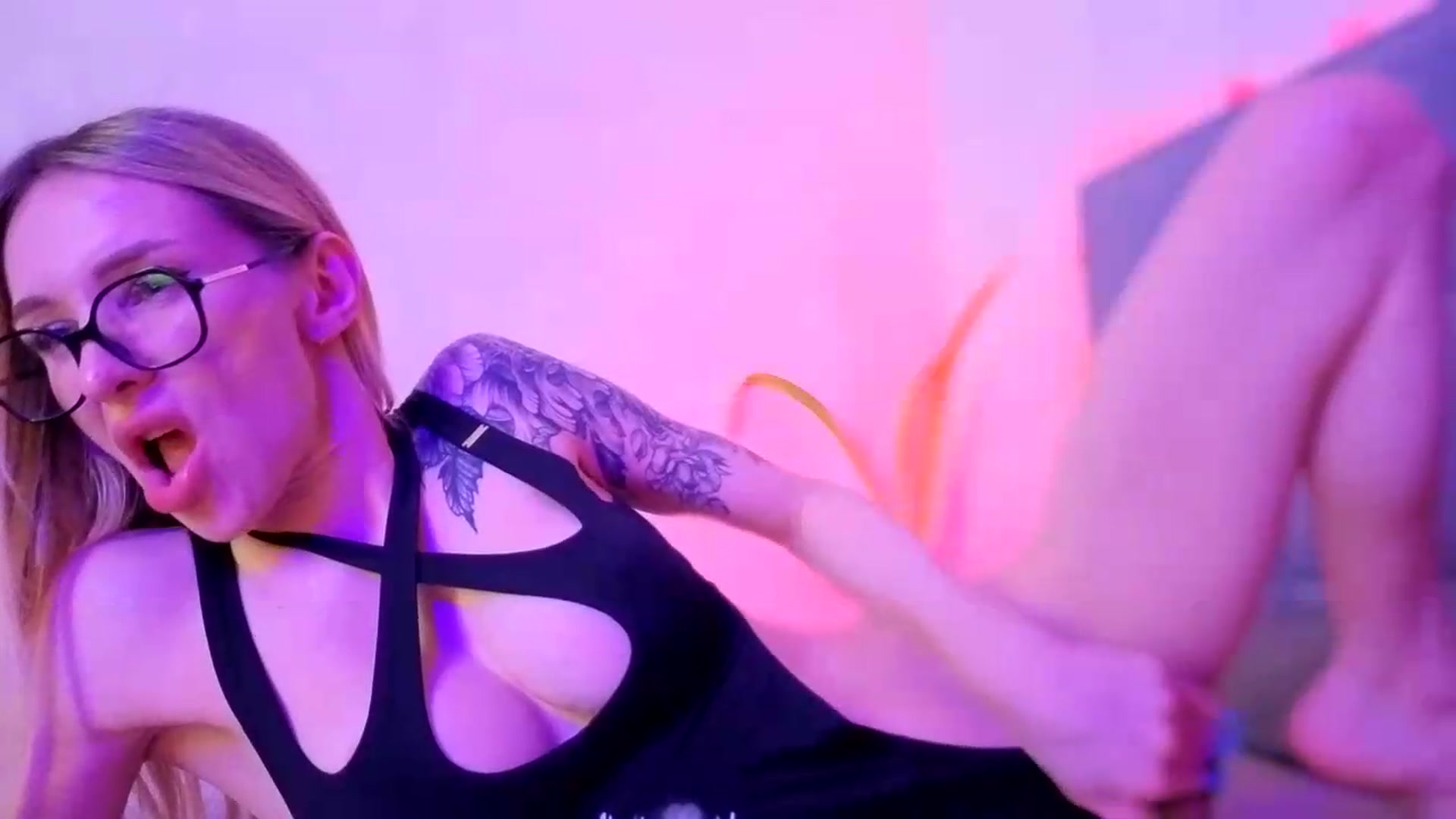 Gallery image thumbnail from Hot_ALISA's myfreecams stream on, 05/26/2026, 14:00 image 17 of 20