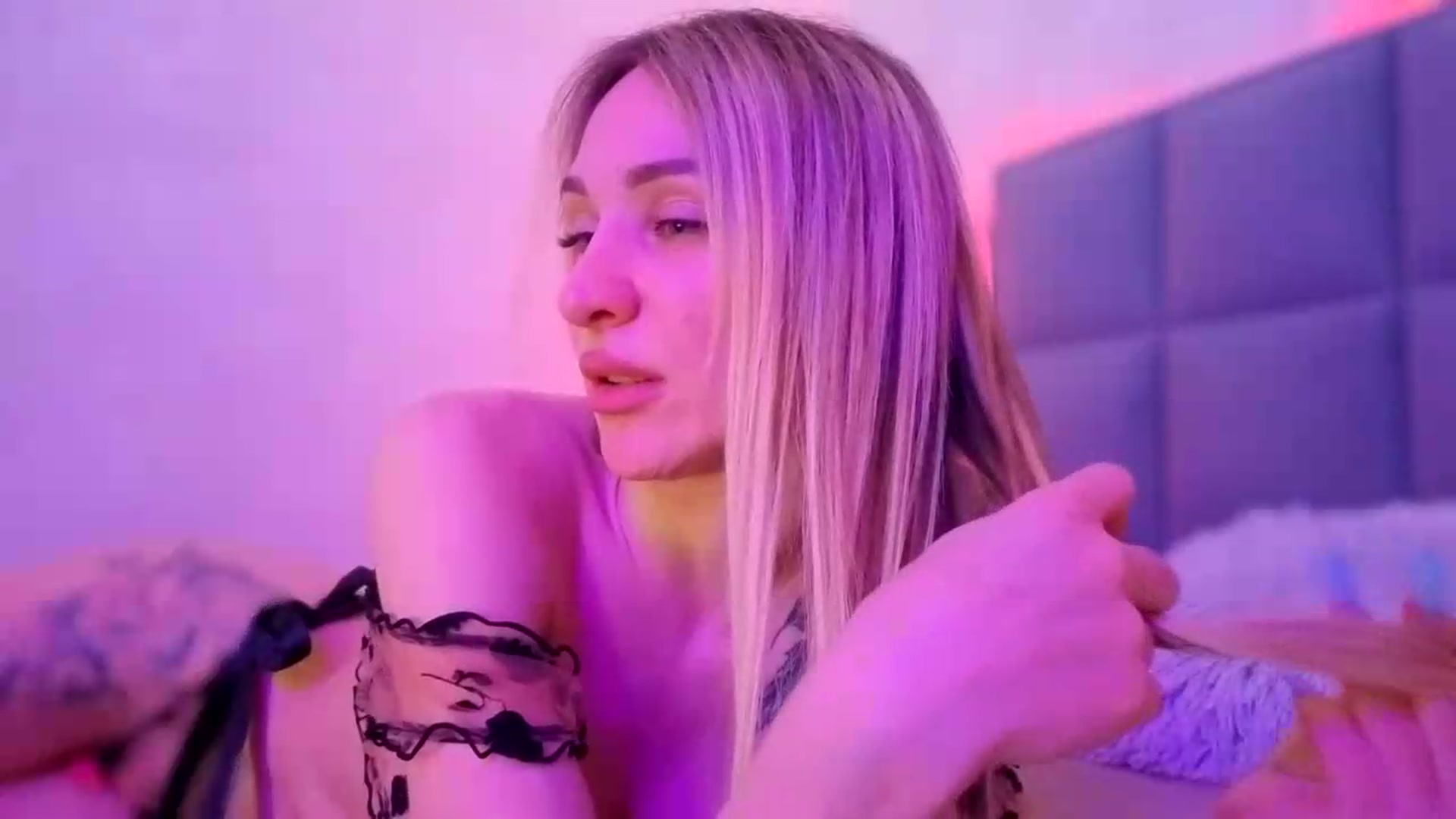 Gallery image thumbnail from Hot_ALISA's myfreecams stream on, 05/31/2026, 12:55 image 7 of 20