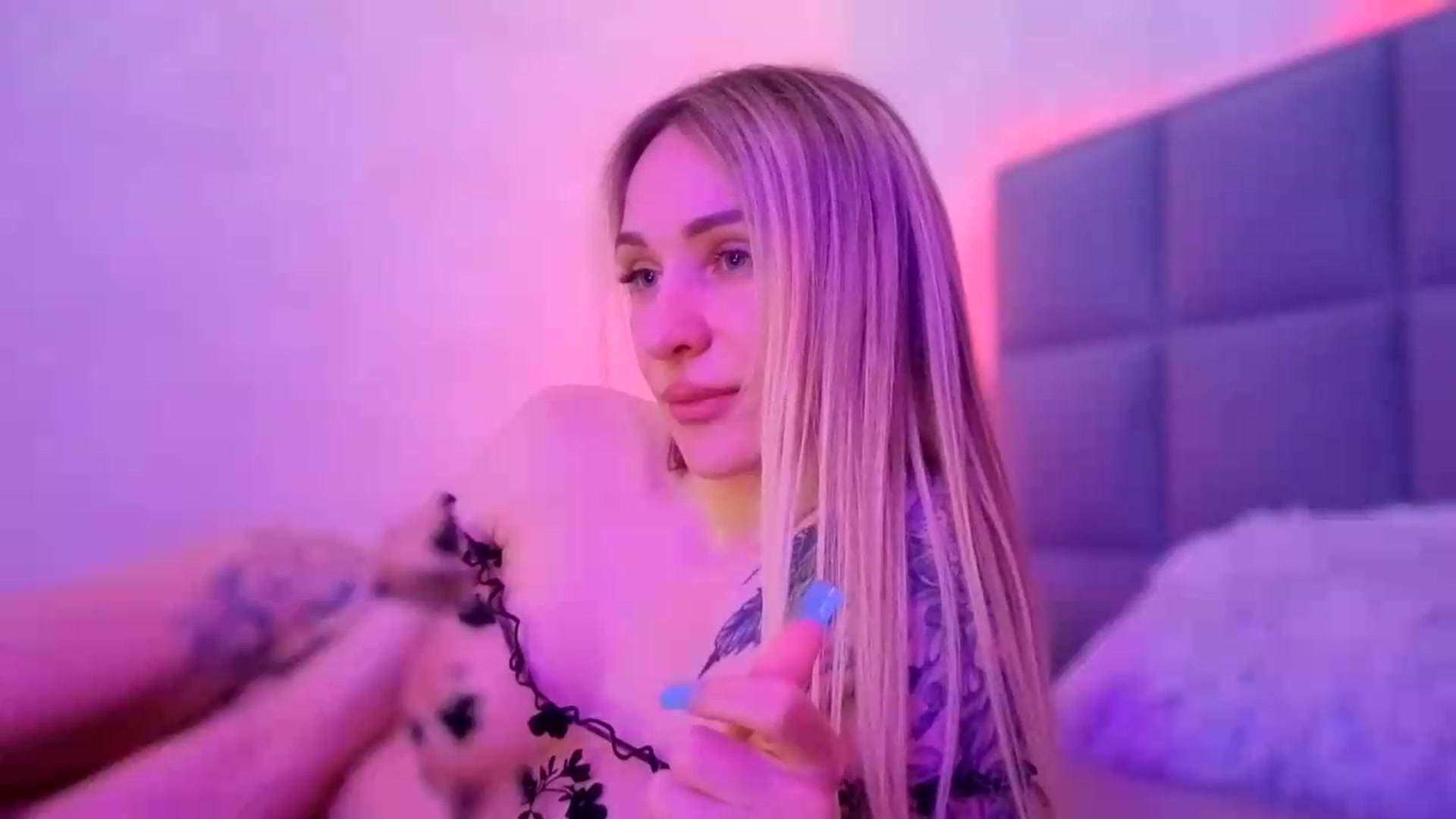 Gallery image thumbnail from Hot_ALISA's myfreecams stream on, 05/31/2026, 12:55 image 9 of 20