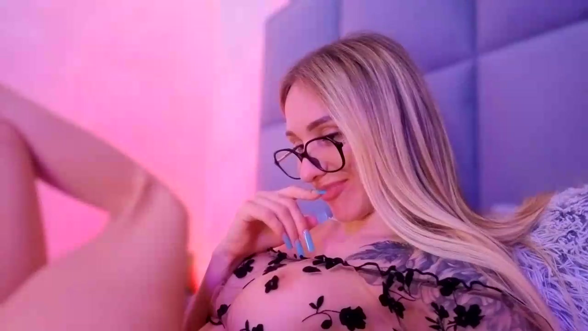 Gallery image thumbnail from Hot_ALISA's myfreecams stream on, 05/31/2026, 14:39 image 7 of 20
