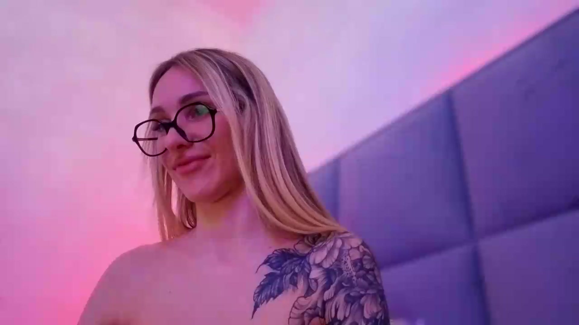 Gallery image thumbnail from Hot_ALISA's myfreecams stream on, 05/31/2026, 14:39 image 13 of 20