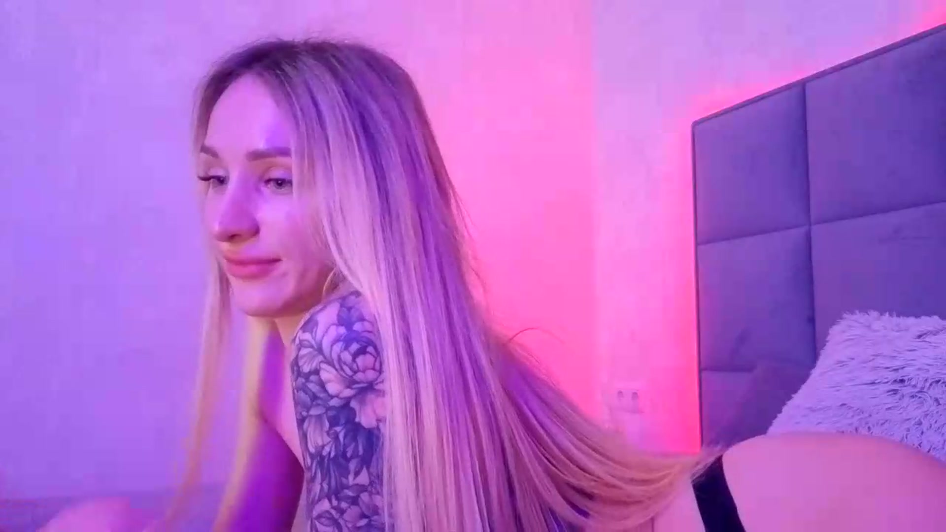 Gallery image thumbnail from Hot_ALISA's myfreecams stream on, 06/05/2026, 09:23 image 15 of 20
