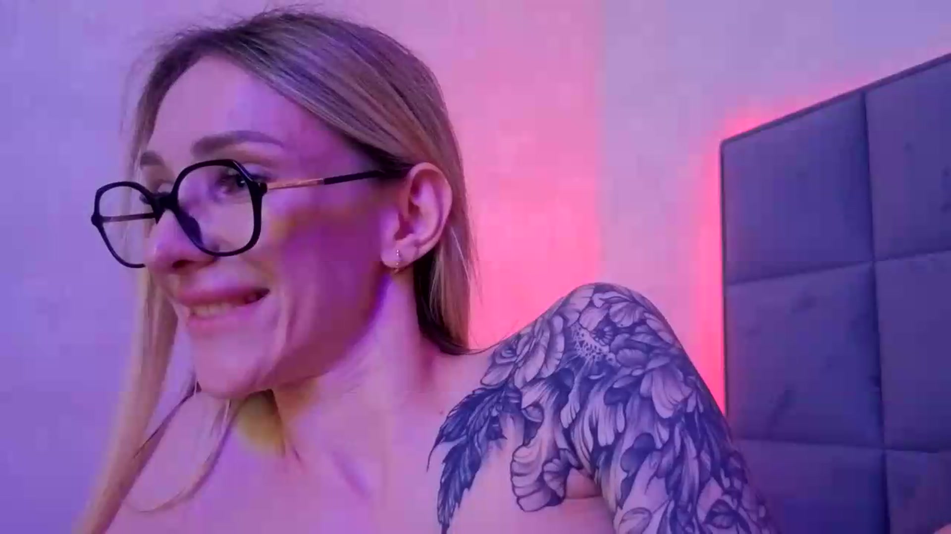 Gallery image thumbnail from Hot_ALISA's myfreecams stream on, 06/05/2026, 13:18 image 11 of 20
