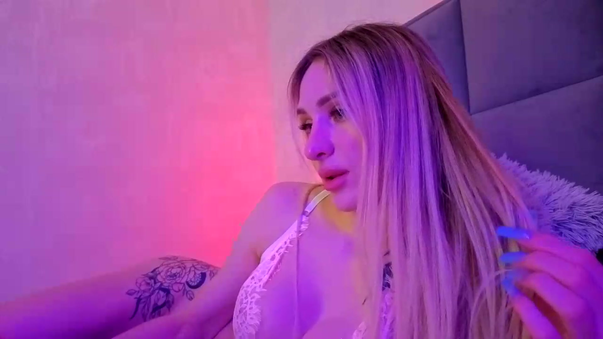 Gallery image thumbnail from Hot_ALISA's myfreecams stream on, 06/07/2026, 08:54 image 2 of 20