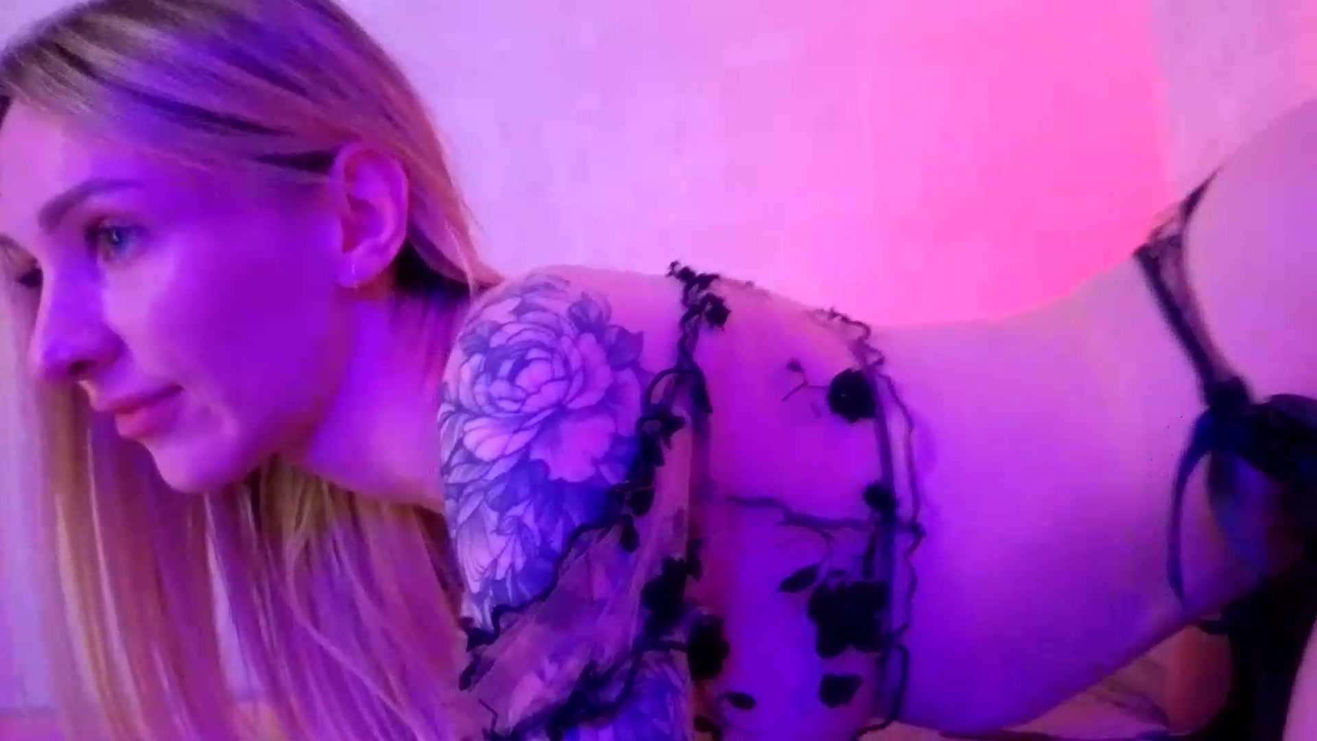 Gallery image thumbnail from Hot_ALISA's myfreecams stream on, 06/09/2026, 10:50 image 17 of 20