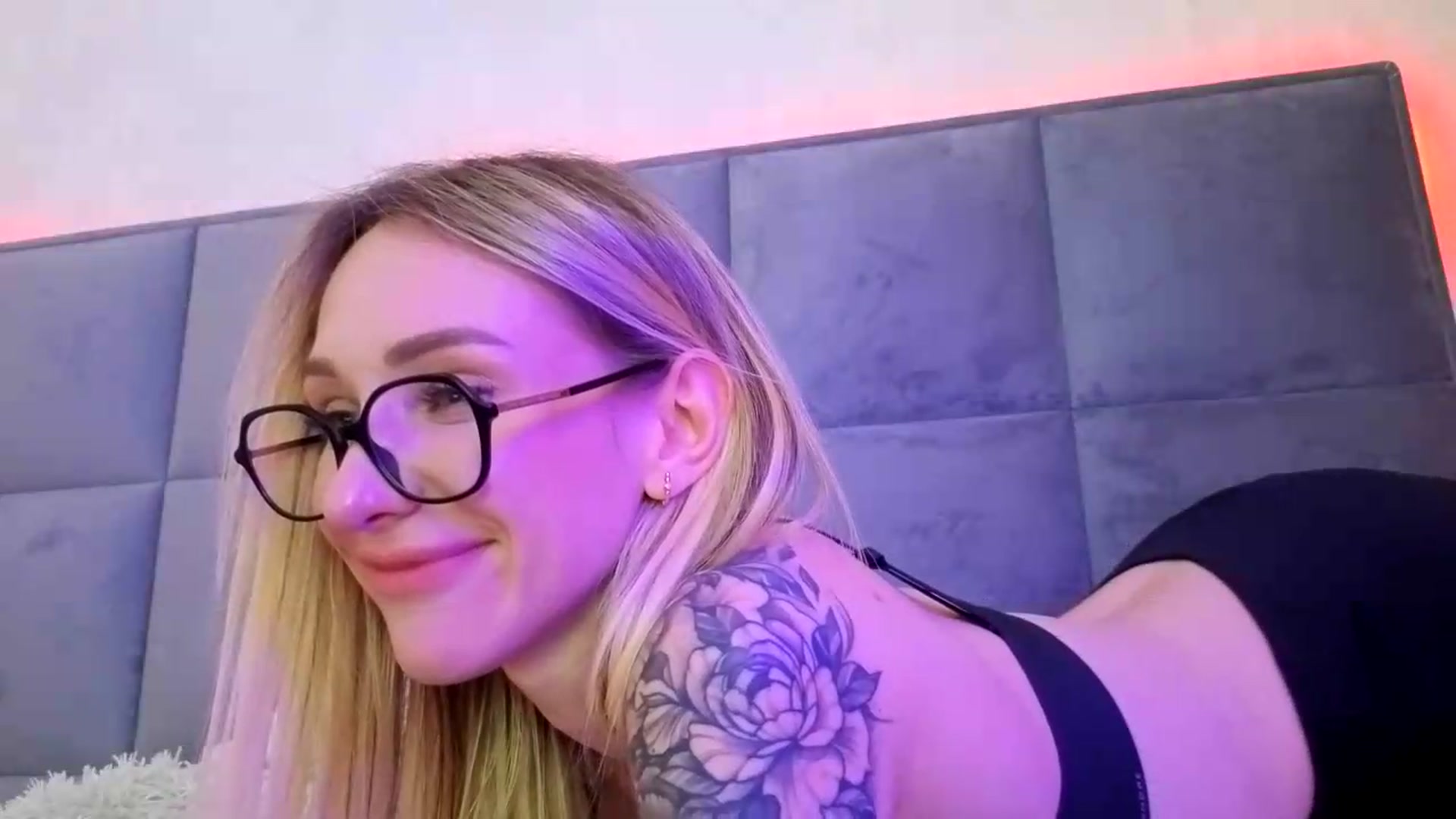 Gallery image thumbnail from Hot_ALISA's myfreecams stream on, 06/09/2026, 14:42 image 11 of 20