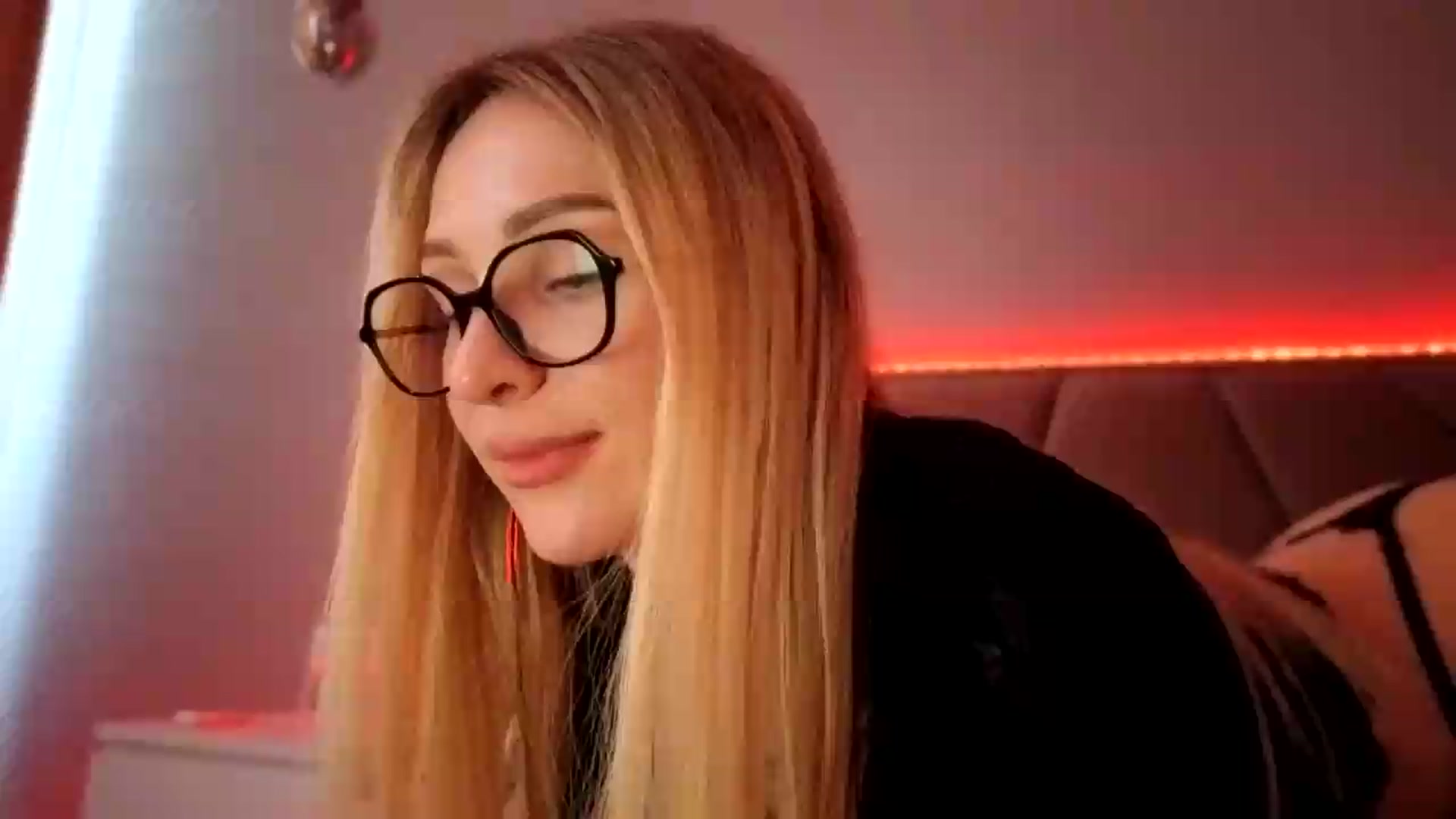 Gallery image thumbnail from Hot_ALISA's myfreecams stream on, 06/12/2026, 10:25 image 1 of 20
