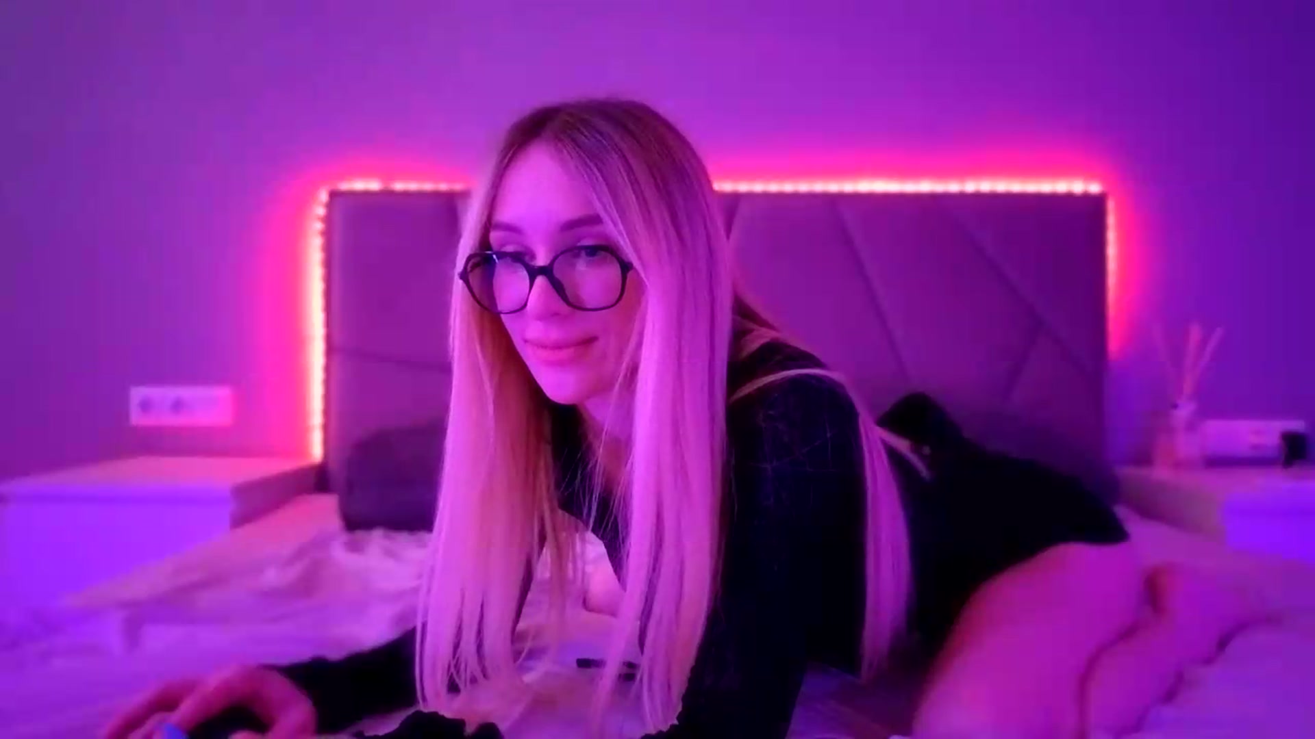 Gallery image thumbnail from Hot_ALISA's myfreecams stream on, 06/14/2026, 09:44 image 14 of 20