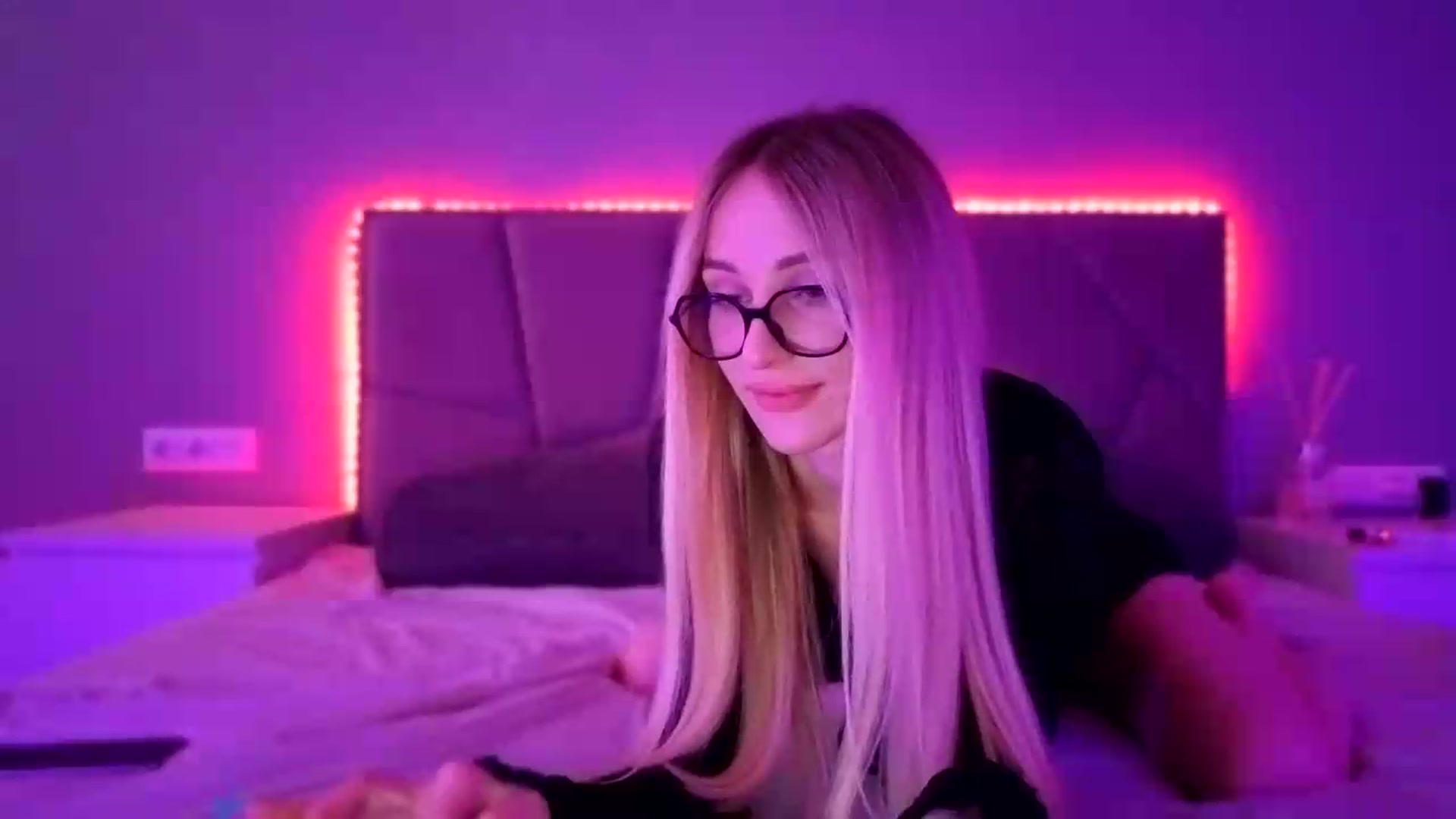 Gallery image thumbnail from Hot_ALISA's myfreecams stream on, 06/14/2026, 09:44 image 4 of 20