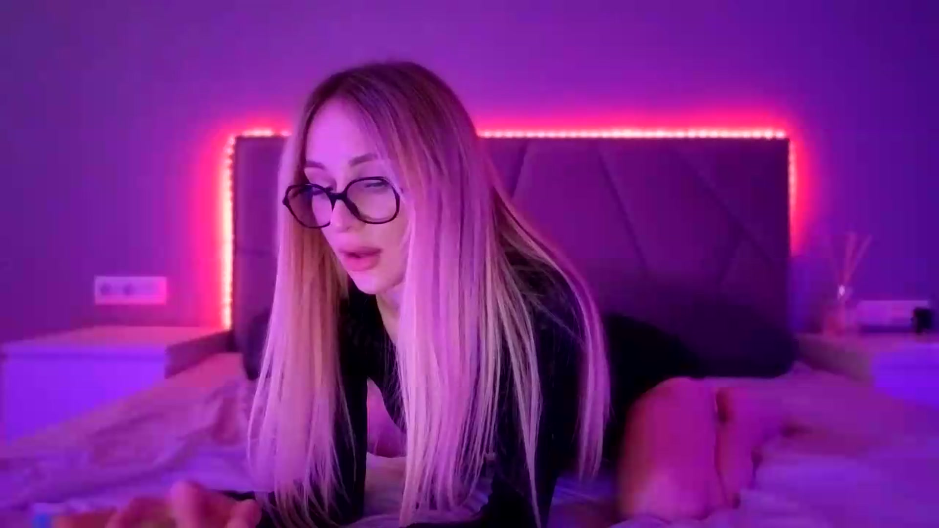 Gallery image thumbnail from Hot_ALISA's myfreecams stream on, 06/14/2026, 09:44 image 13 of 20