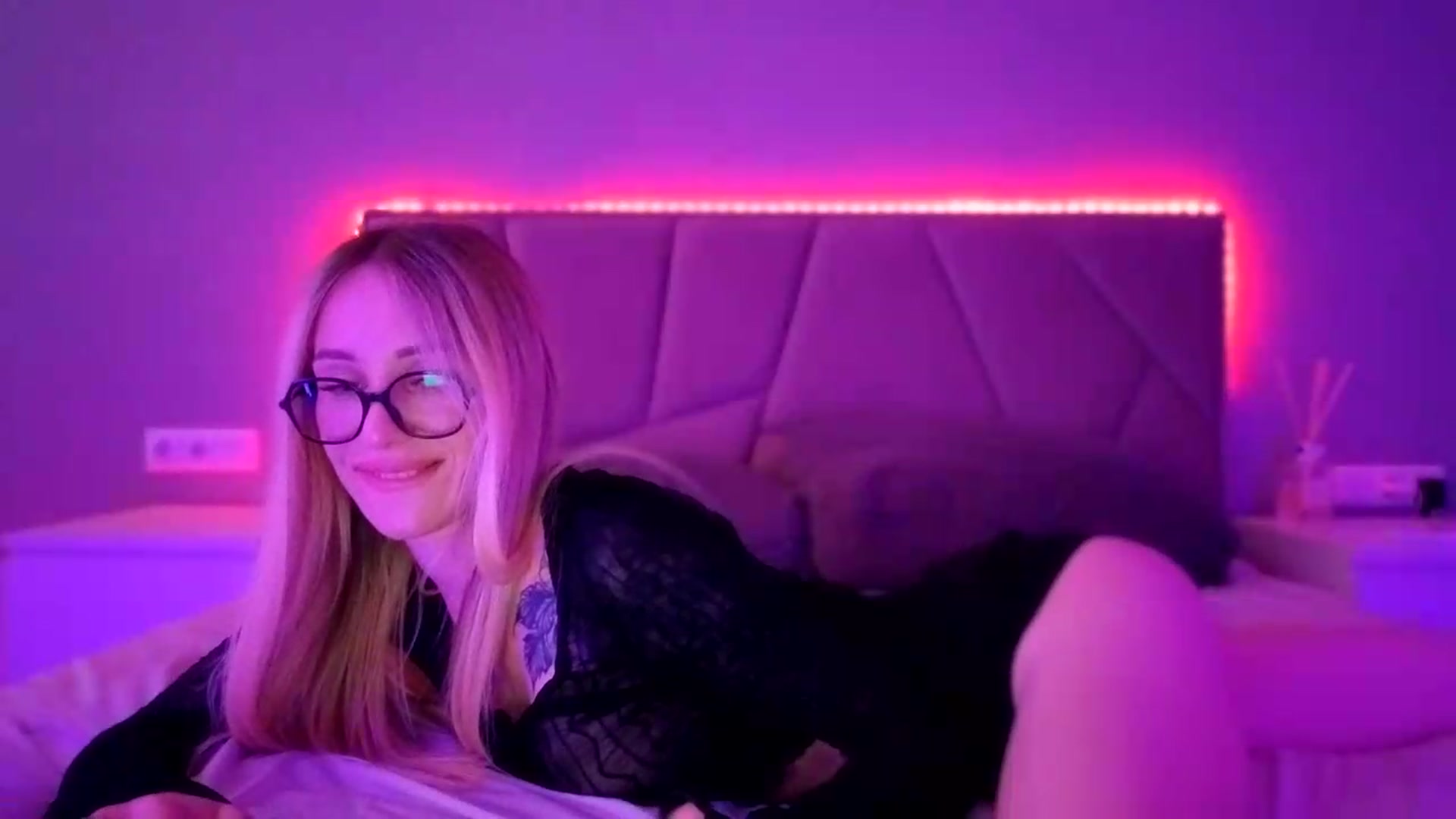 Gallery image thumbnail from Hot_ALISA's myfreecams stream on, 06/14/2026, 09:44 image 10 of 20