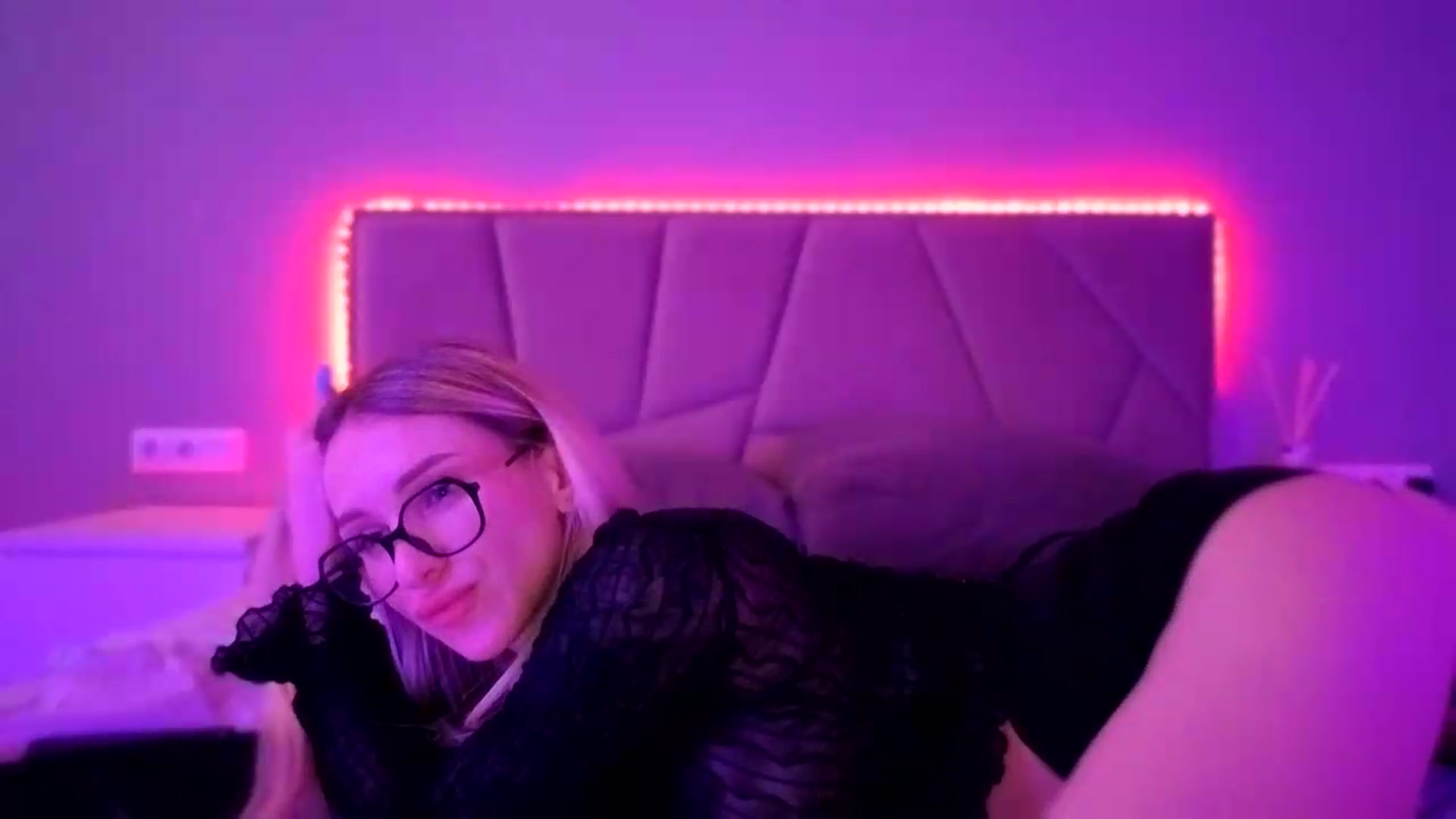 Gallery image thumbnail from Hot_ALISA's myfreecams stream on, 06/14/2026, 11:00 image 7 of 20