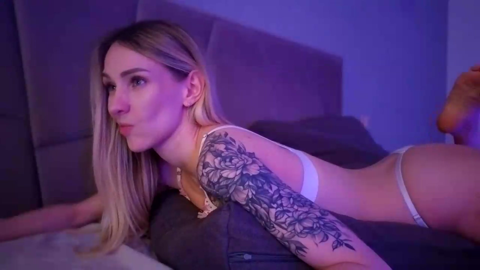 Gallery image thumbnail from Hot_ALISA's myfreecams stream on, 06/19/2026, 11:41 image 11 of 20