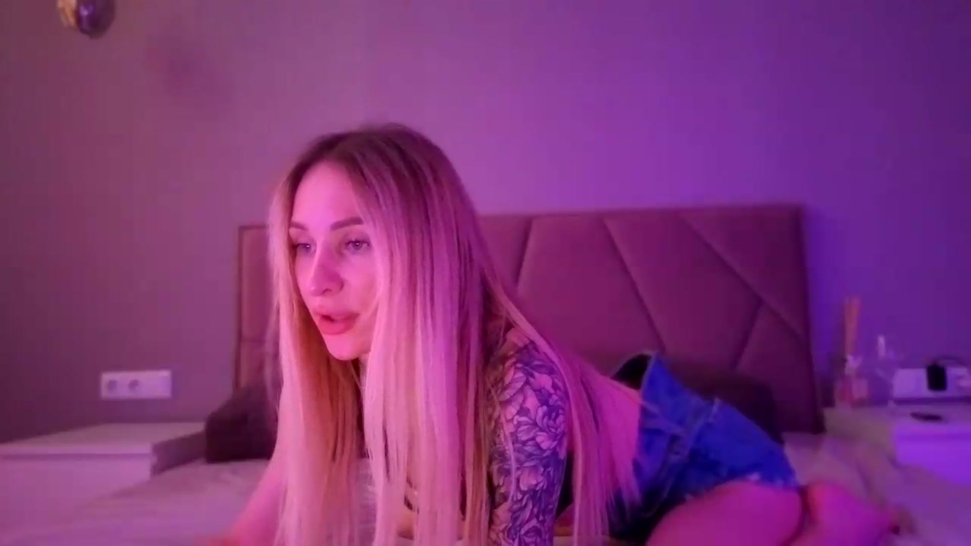 Gallery image thumbnail from Hot_ALISA's myfreecams stream on, 06/20/2026, 09:32 image 2 of 20