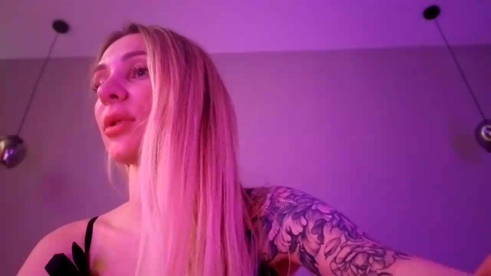 Gallery image thumbnail from Hot_ALISA's myfreecams stream on, 06/20/2026, 10:37 image 8 of 20