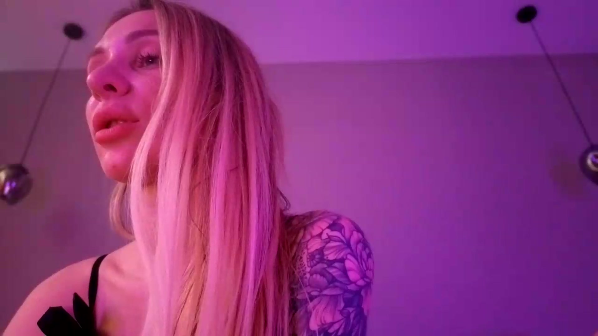 Gallery image thumbnail from Hot_ALISA's myfreecams stream on, 06/20/2026, 10:37 image 9 of 20