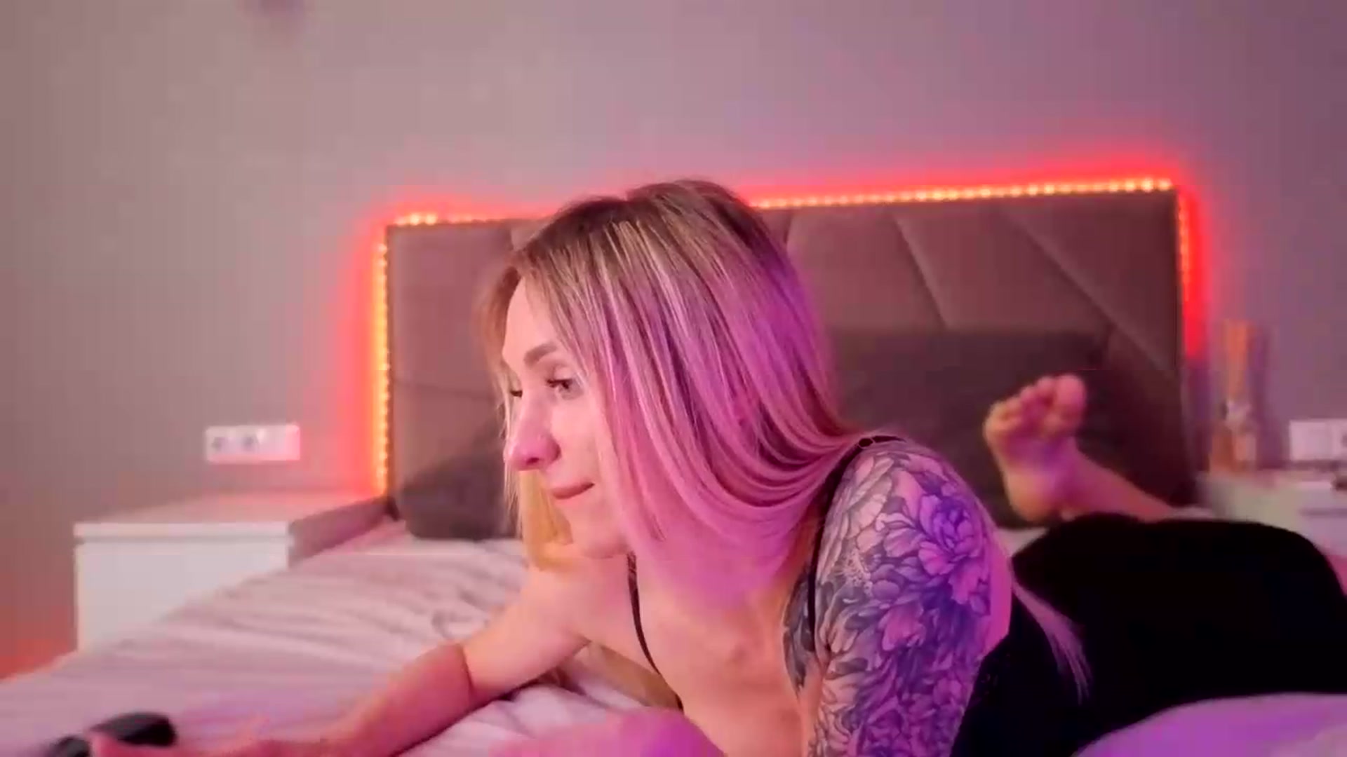 Gallery image thumbnail from Hot_ALISA's myfreecams stream on, 06/21/2026, 13:16 image 4 of 20