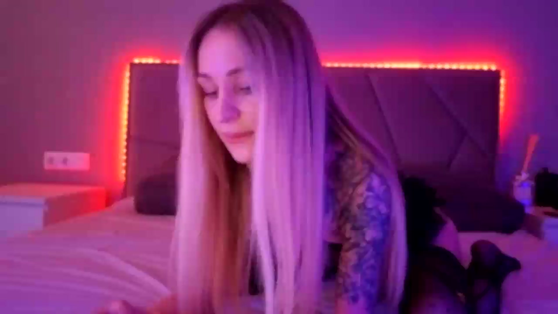 Gallery image thumbnail from Hot_ALISA's myfreecams stream on, 06/26/2026, 09:10 image 17 of 20