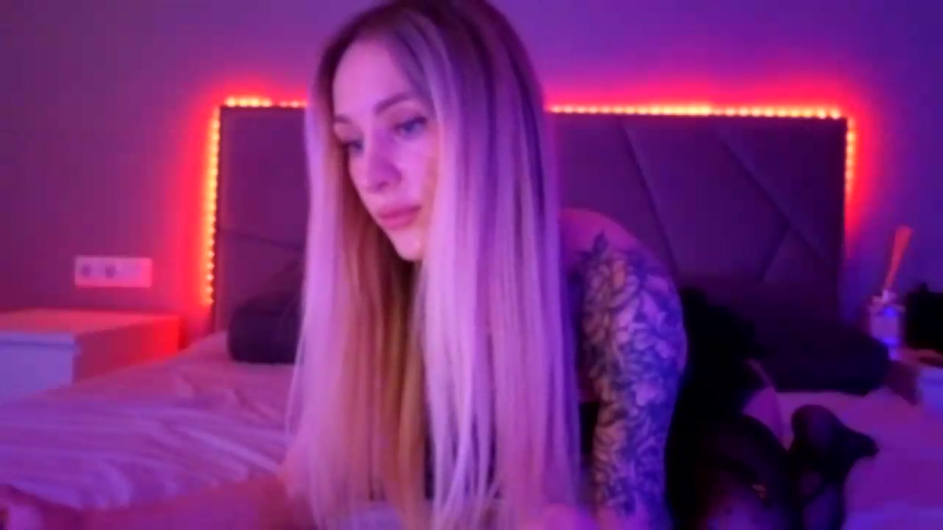 Gallery image thumbnail from Hot_ALISA's myfreecams stream on, 06/26/2026, 09:10 image 16 of 20