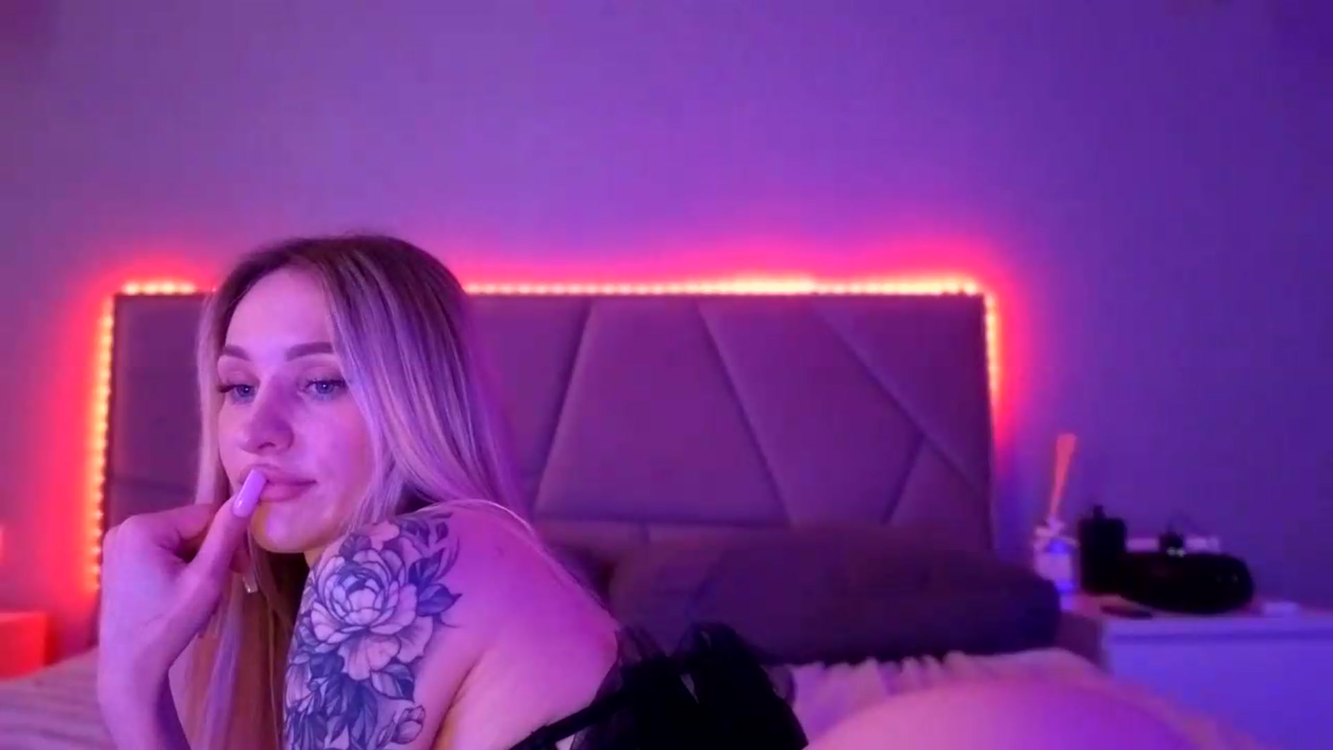 Gallery image thumbnail from Hot_ALISA's myfreecams stream on, 06/26/2026, 10:01 image 11 of 20