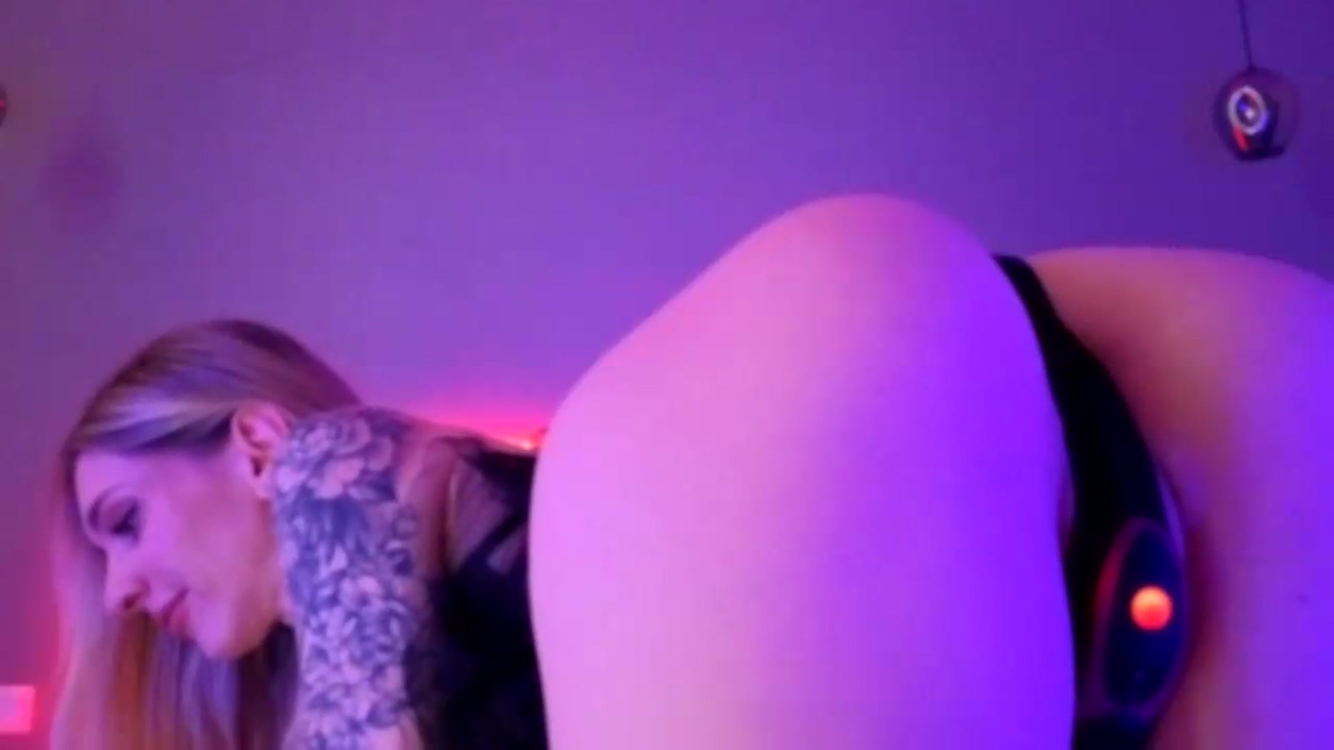 Gallery image thumbnail from Hot_ALISA's myfreecams stream on, 06/26/2026, 10:01 image 4 of 20