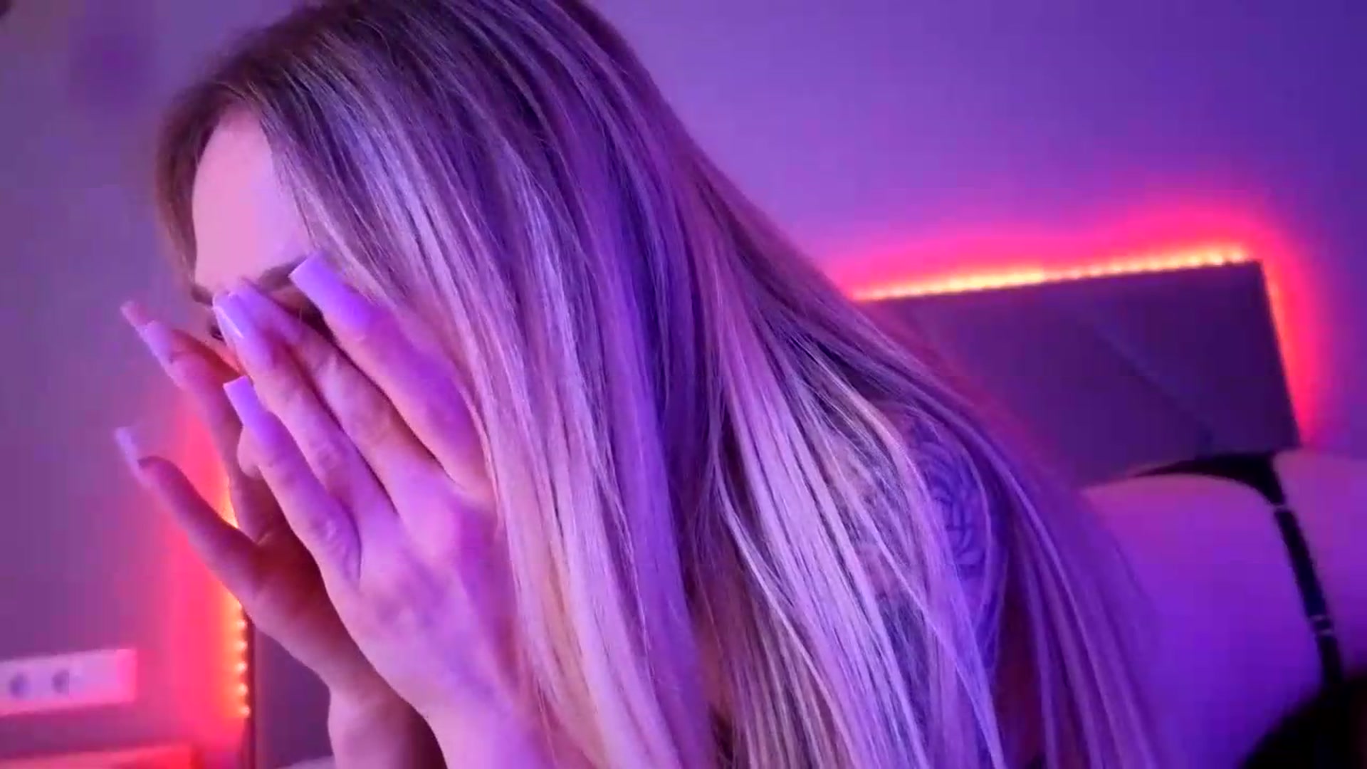 Gallery image thumbnail from Hot_ALISA's myfreecams stream on, 06/26/2026, 12:04 image 9 of 20