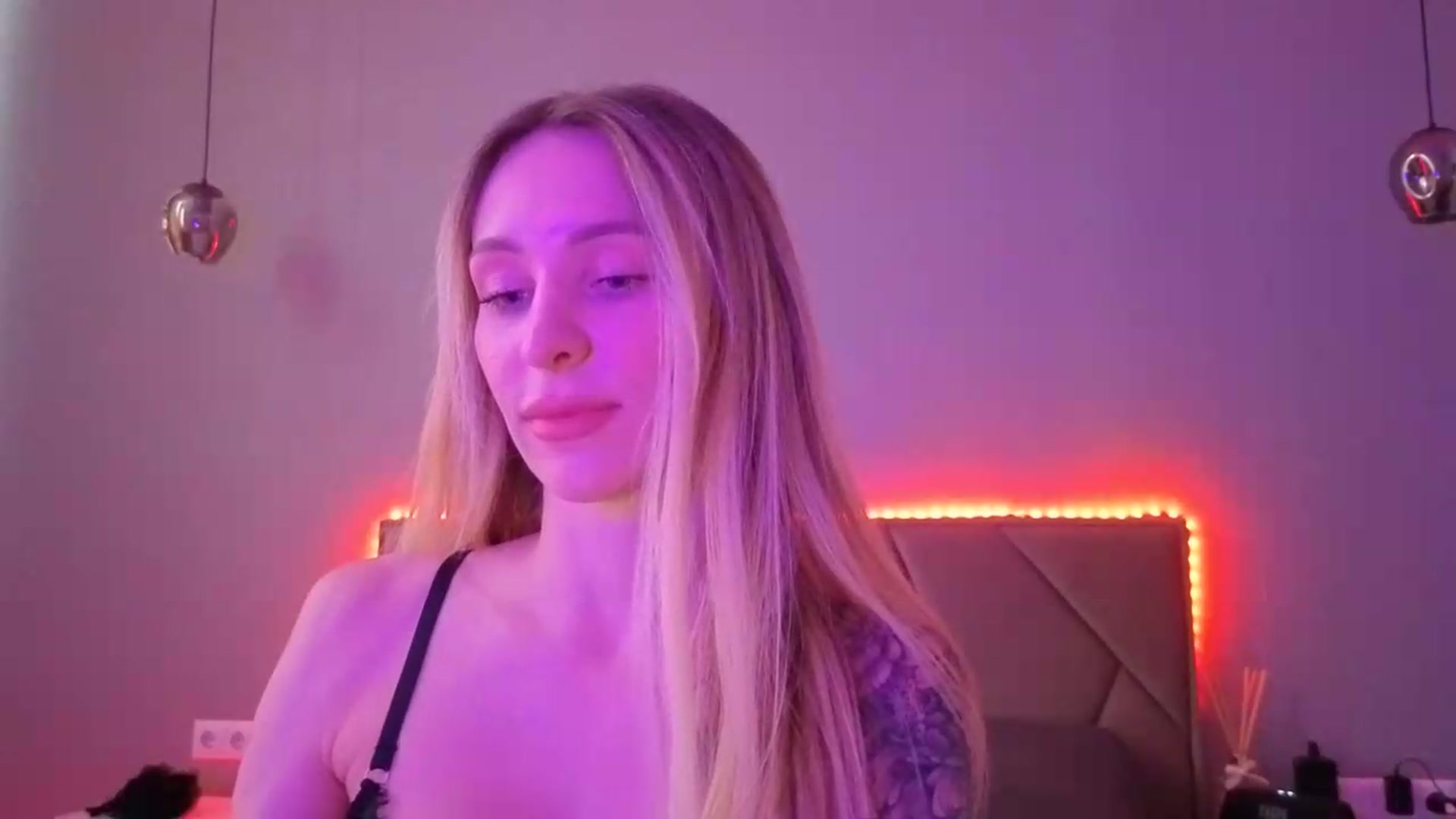 Gallery image thumbnail from Hot_ALISA's myfreecams stream on, 06/29/2026, 10:28 image 14 of 20