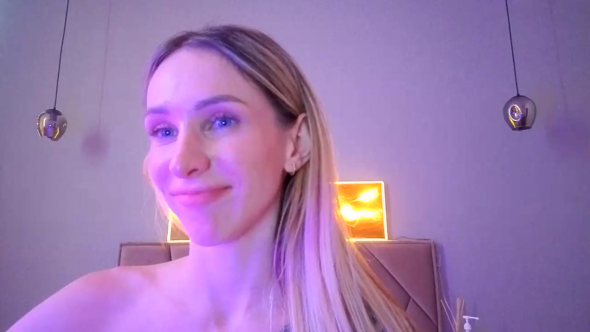 Gallery image thumbnail from Hot_ALISA's myfreecams stream on, 07/04/2026, 13:55 image 15 of 20