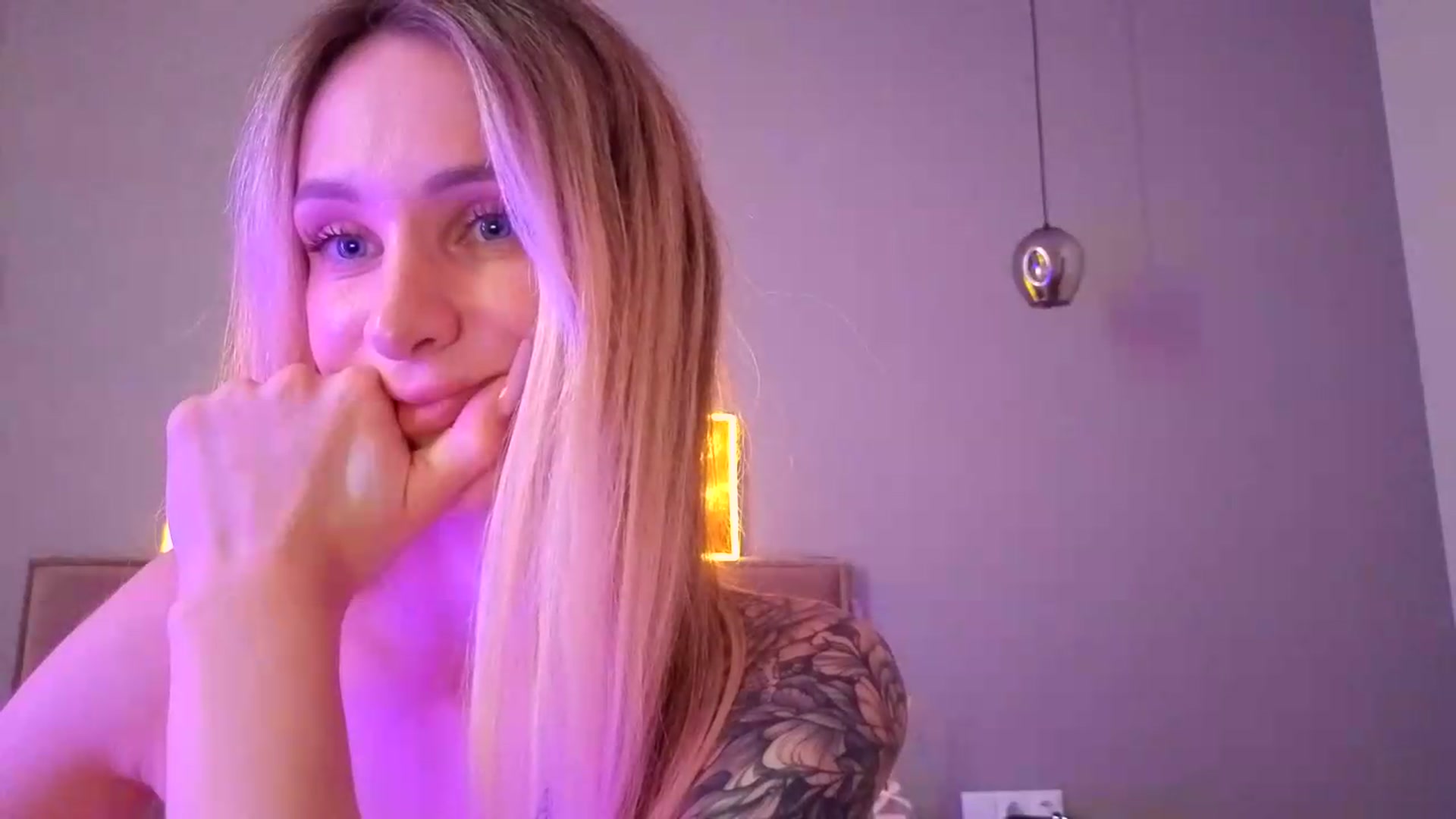 Gallery image thumbnail from Hot_ALISA's myfreecams stream on, 07/05/2026, 13:11 image 10 of 20