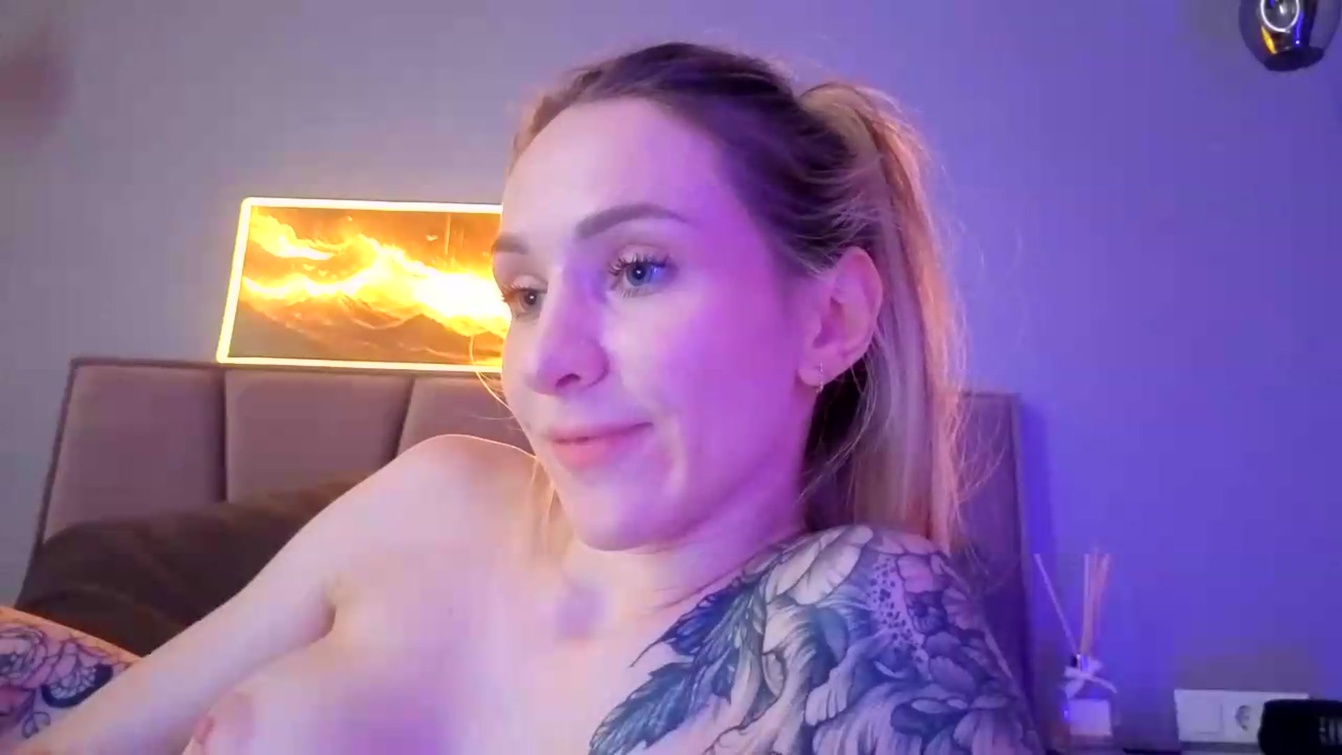Gallery image thumbnail from Hot_ALISA's myfreecams stream on, 07/08/2026, 12:47 image 14 of 20
