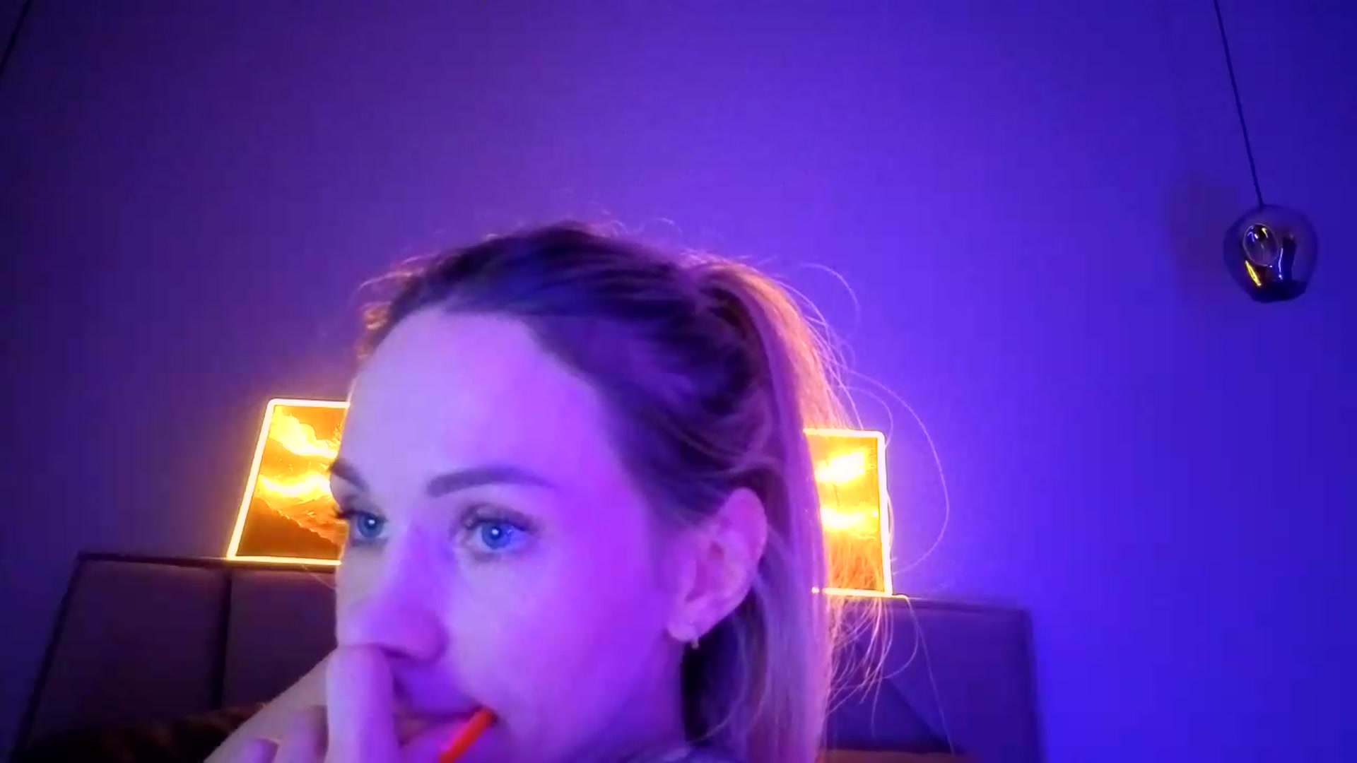 Gallery image thumbnail from Hot_ALISA's myfreecams stream on, 07/08/2026, 13:44 image 18 of 20