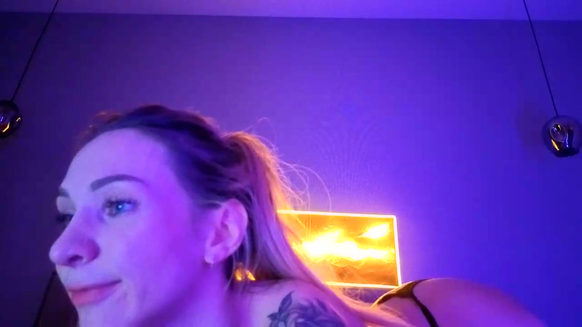 Gallery image thumbnail from Hot_ALISA's myfreecams stream on, 07/08/2026, 13:44 image 17 of 20