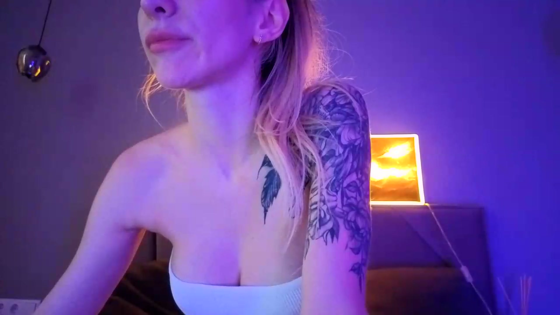 Gallery image thumbnail from Hot_ALISA's myfreecams stream on, 07/08/2026, 14:33 image 17 of 20