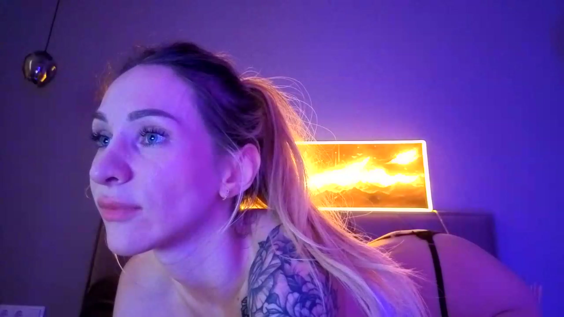 Gallery image thumbnail from Hot_ALISA's myfreecams stream on, 07/08/2026, 14:33 image 11 of 20