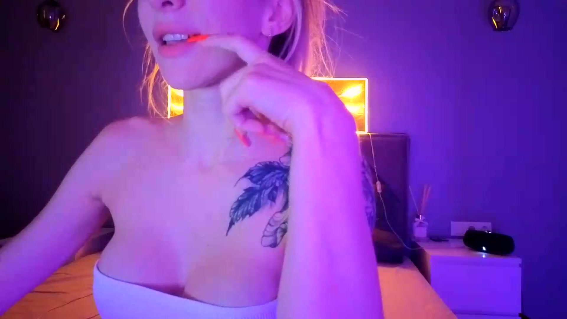 Gallery image thumbnail from Hot_ALISA's myfreecams stream on, 07/08/2026, 15:21 image 17 of 20