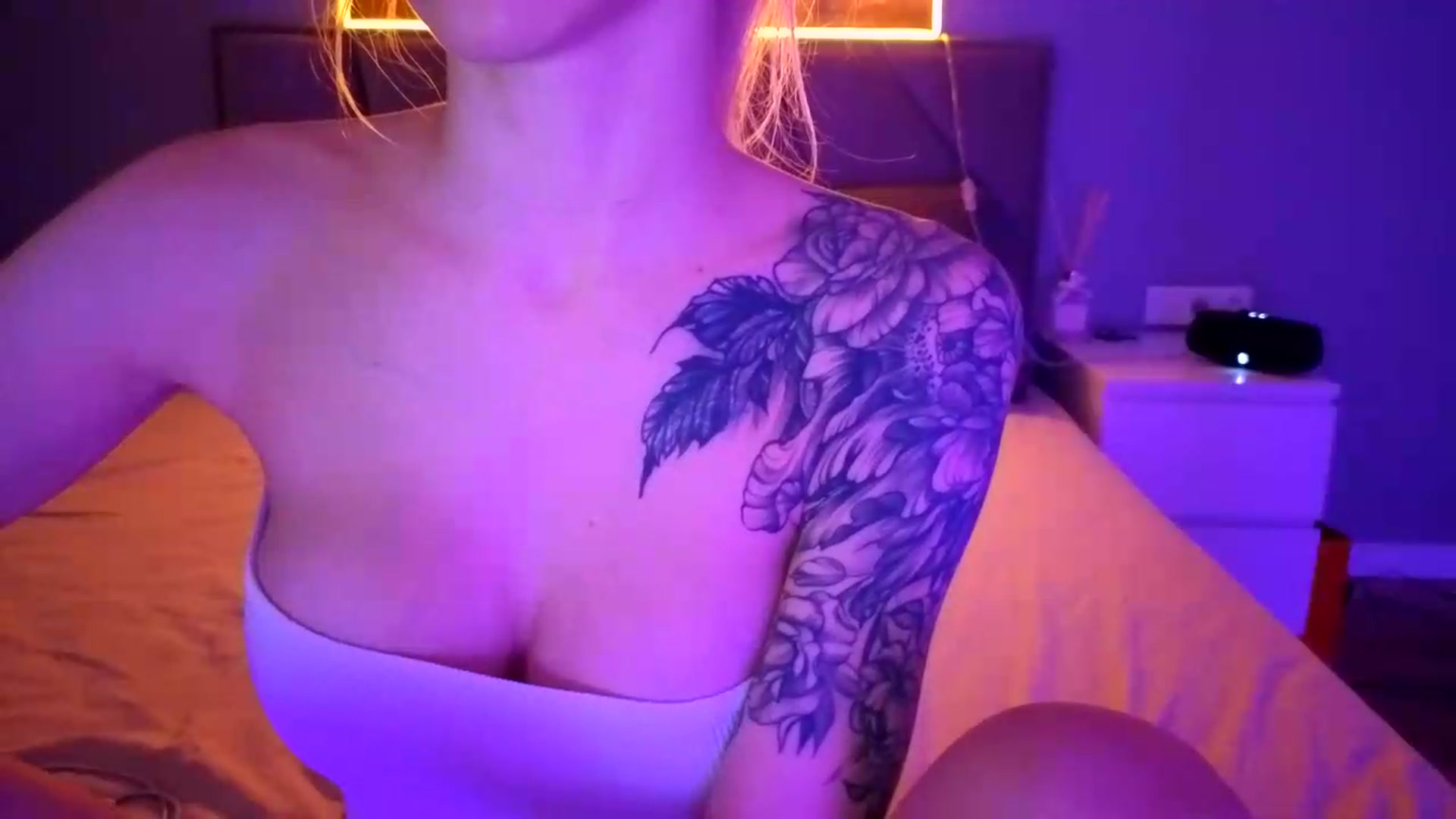 Gallery image thumbnail from Hot_ALISA's myfreecams stream on, 07/08/2026, 15:21 image 13 of 20
