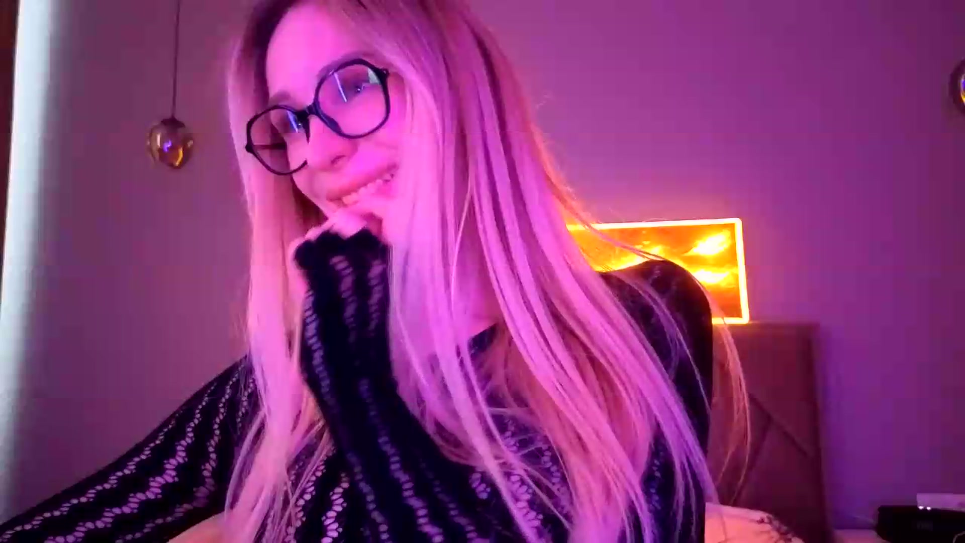 Gallery image thumbnail from Hot_ALISA's myfreecams stream on, 07/11/2026, 12:23 image 9 of 20