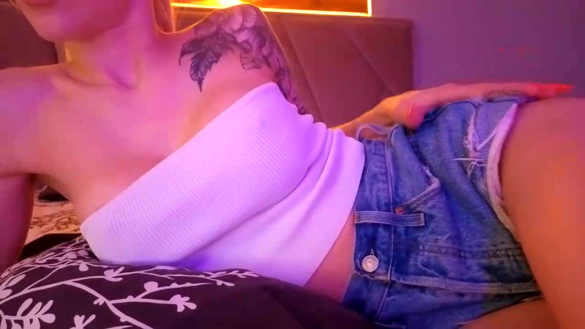 Gallery image thumbnail from Hot_ALISA's myfreecams stream on, 07/19/2026, 09:21 image 10 of 20