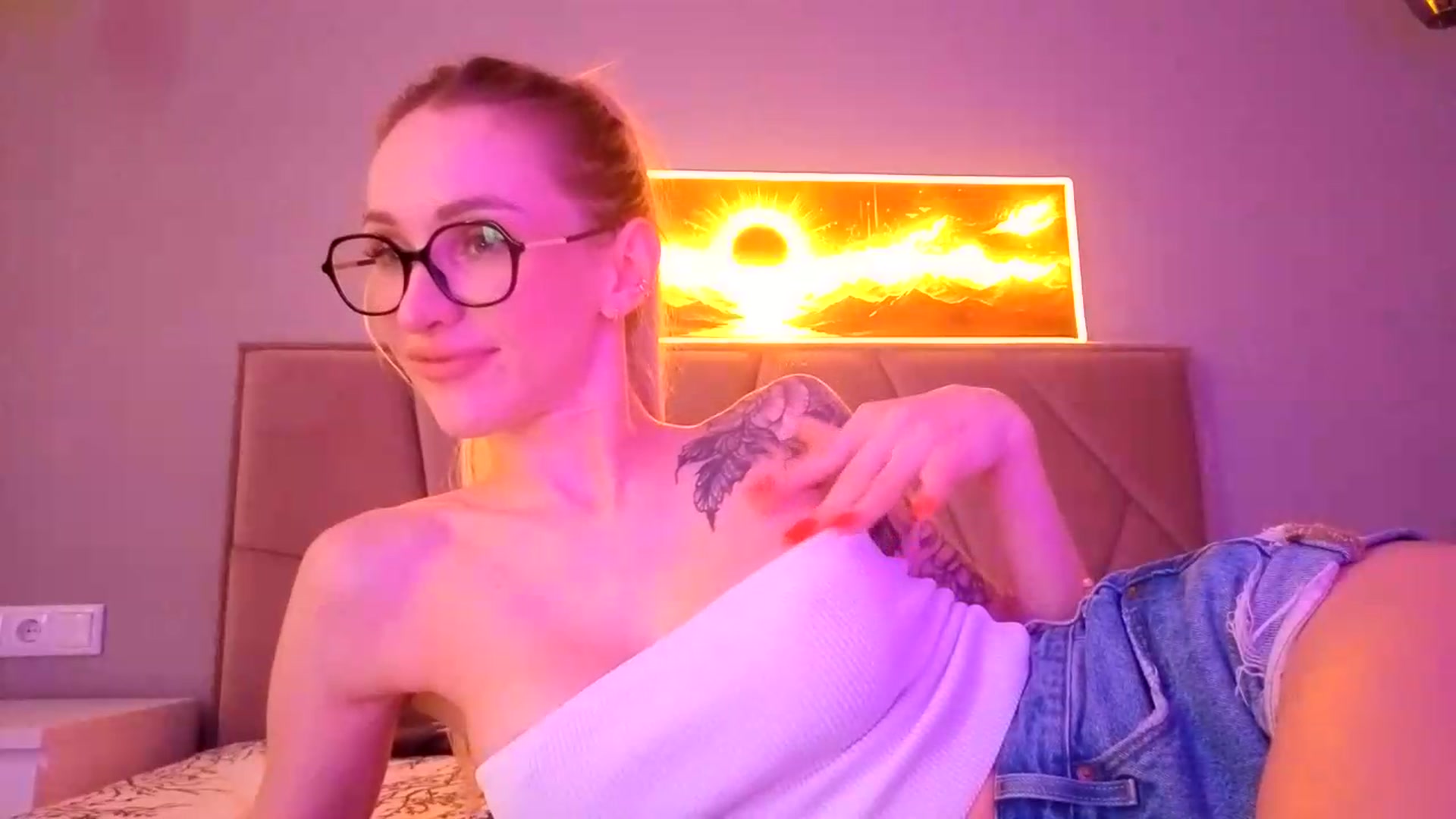 Gallery image thumbnail from Hot_ALISA's myfreecams stream on, 07/19/2026, 09:21 image 9 of 20