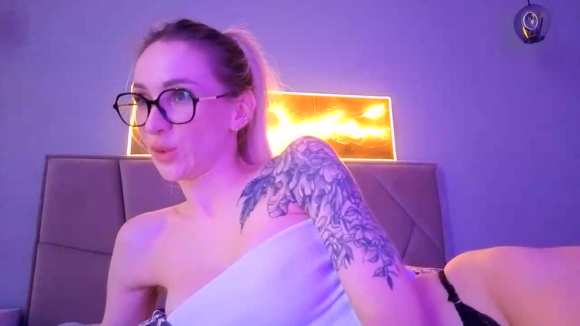 Gallery image thumbnail from Hot_ALISA's myfreecams stream on, 07/19/2026, 11:12 image 4 of 20