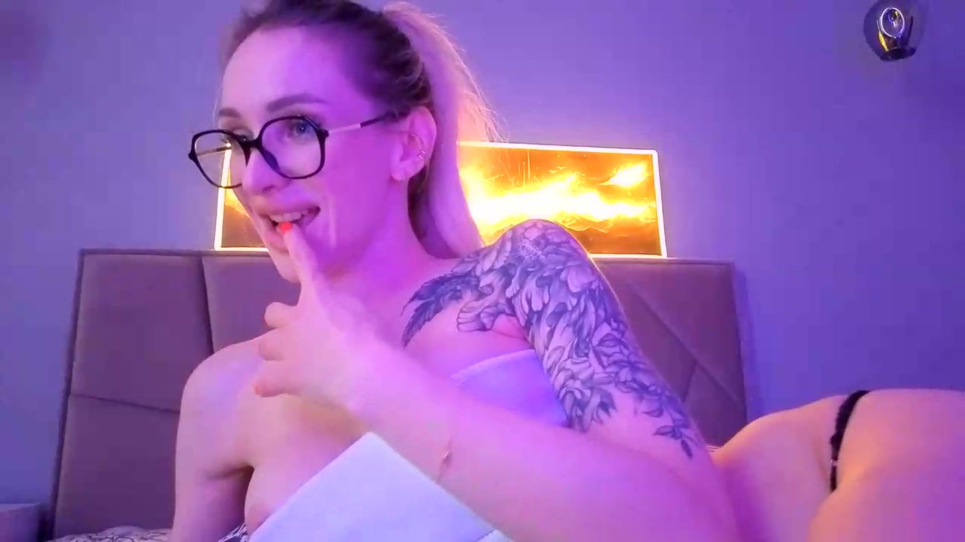 Gallery image thumbnail from Hot_ALISA's myfreecams stream on, 07/19/2026, 11:12 image 8 of 20