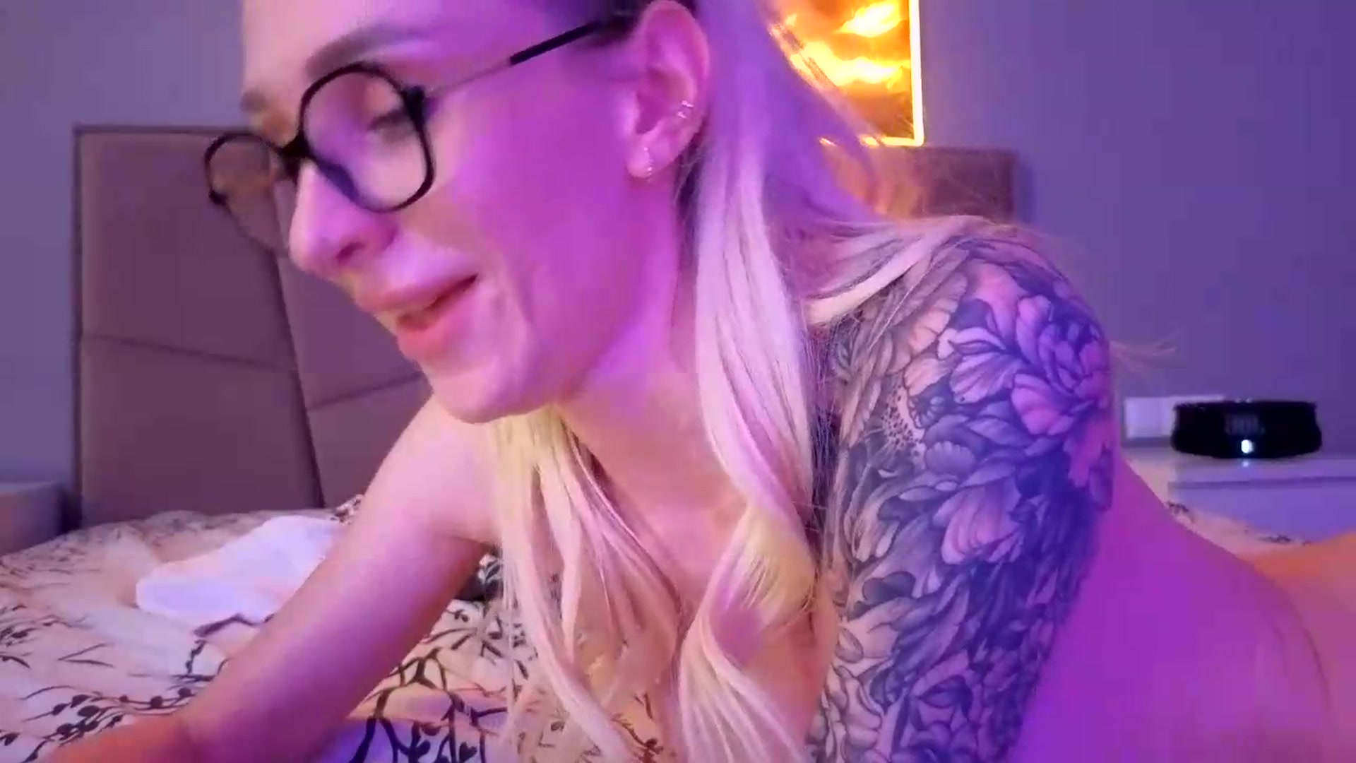 Gallery image thumbnail from Hot_ALISA's myfreecams stream on, 07/19/2026, 14:04 image 10 of 20