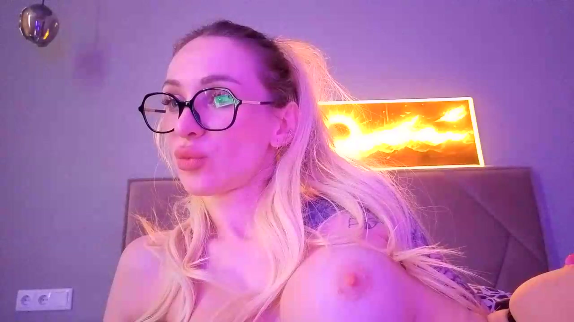 Gallery image thumbnail from Hot_ALISA's myfreecams stream on, 07/19/2026, 14:52 image 2 of 20