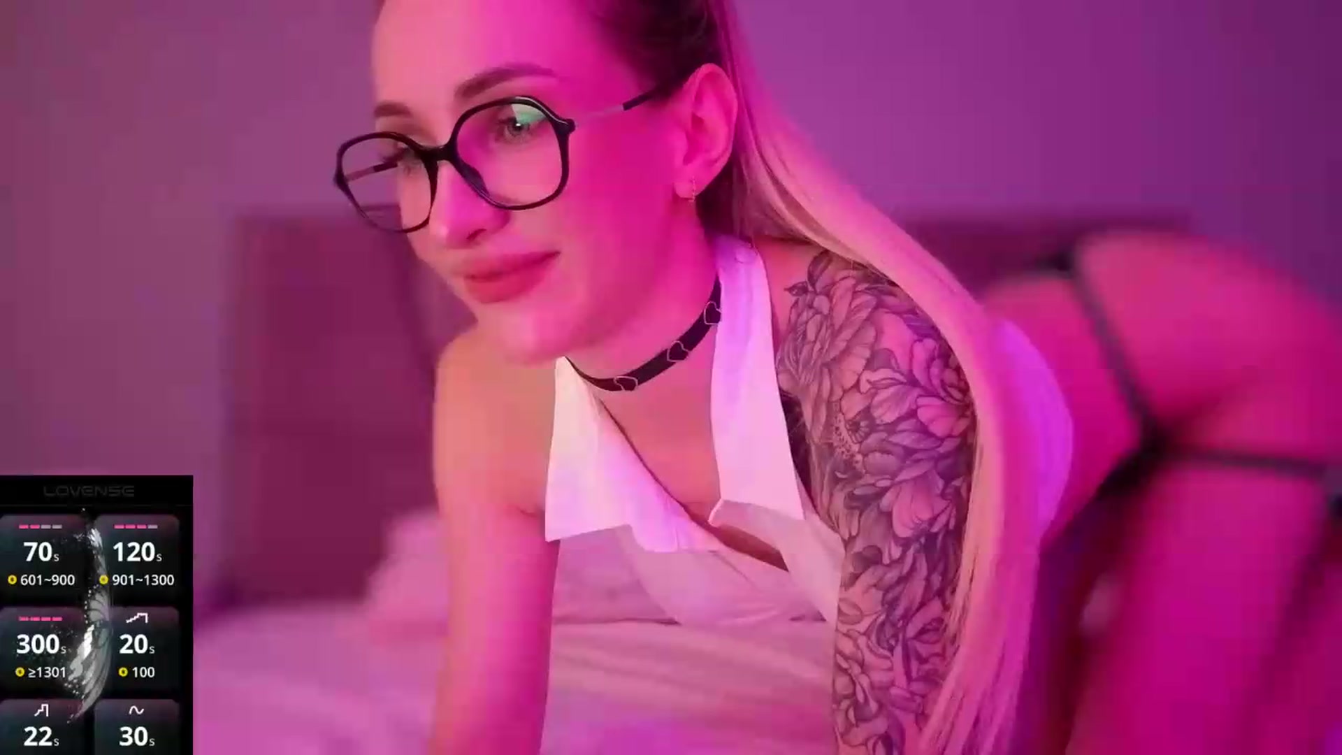 Gallery image thumbnail from Hot_ALISA's myfreecams stream on, 08/22/2026, 09:09 image 7 of 20