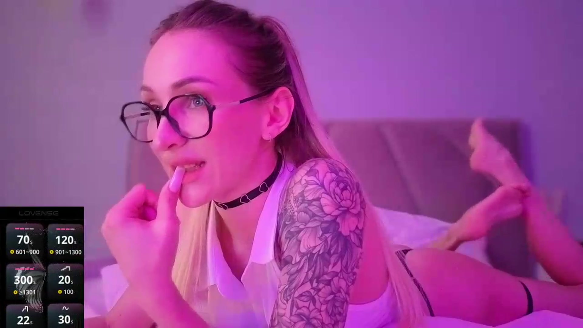 Gallery image thumbnail from Hot_ALISA's myfreecams stream on, 08/22/2026, 10:51 image 7 of 20