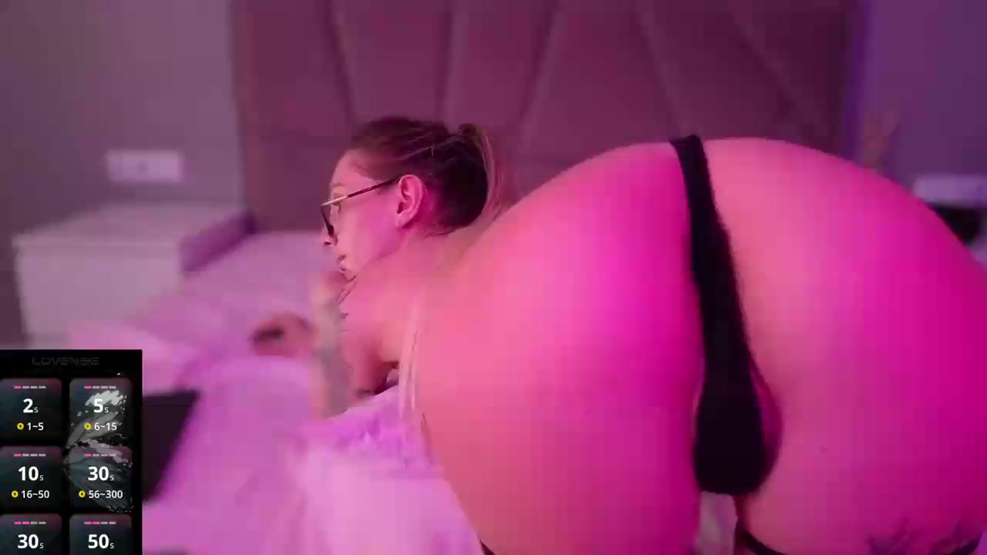 Gallery image thumbnail from Hot_ALISA's myfreecams stream on, 08/22/2026, 13:19 image 1 of 20