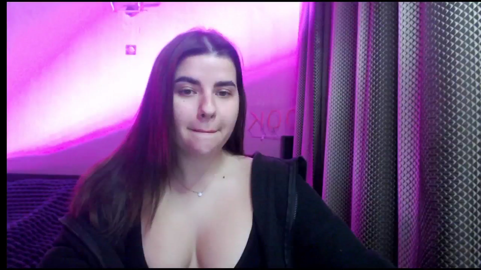 Gallery image thumbnail from Hot_Ann_Ivy's myfreecams stream on, 12/29/2024, 13:40 image 18 of 20
