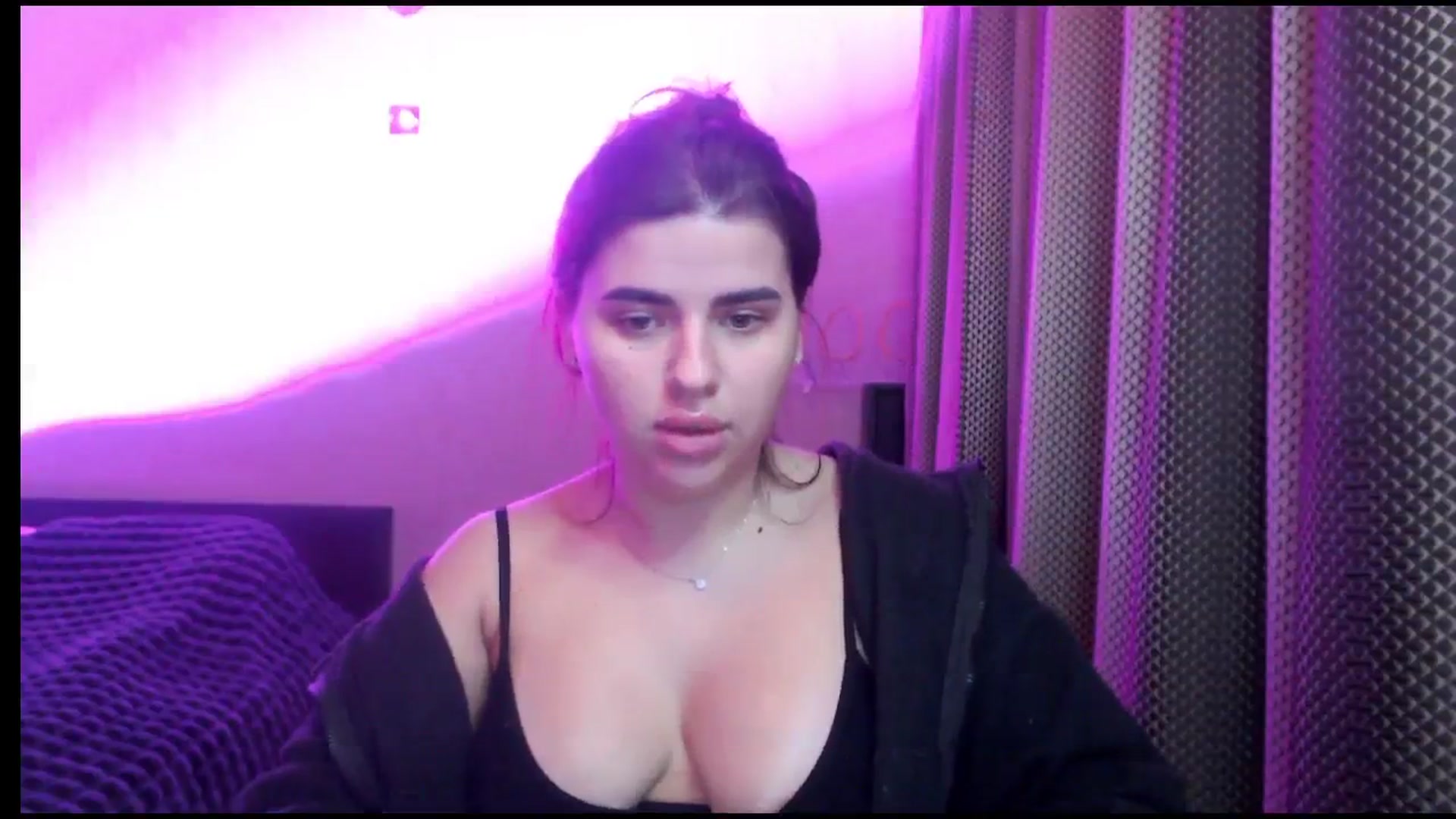 Gallery image thumbnail from Hot_Ann_Ivy's myfreecams stream on, 12/29/2024, 19:04 image 18 of 20