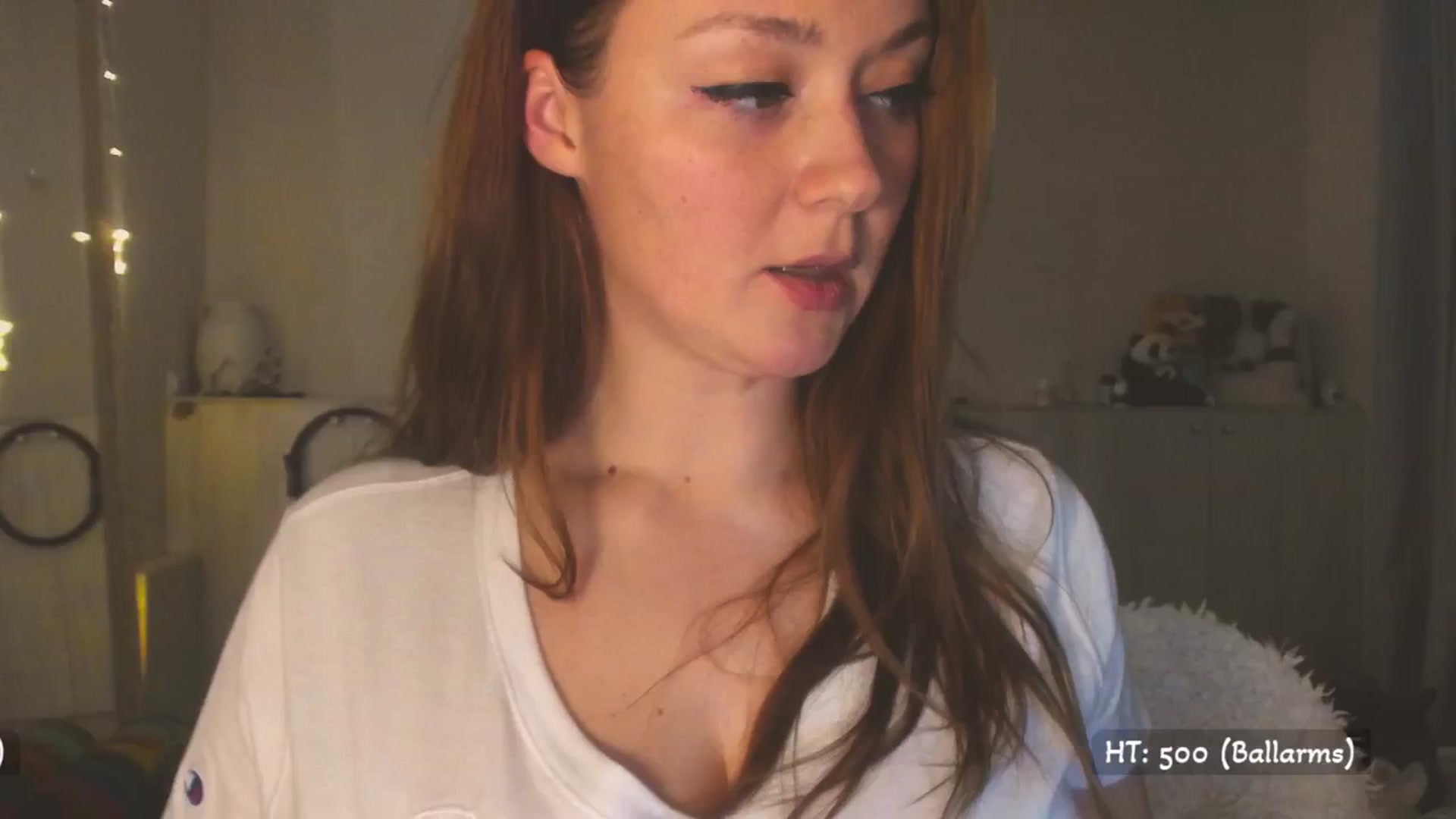 Gallery image thumbnail from Hot_Bun's myfreecams stream on, 04/16/2025, 24:51 image 18 of 20